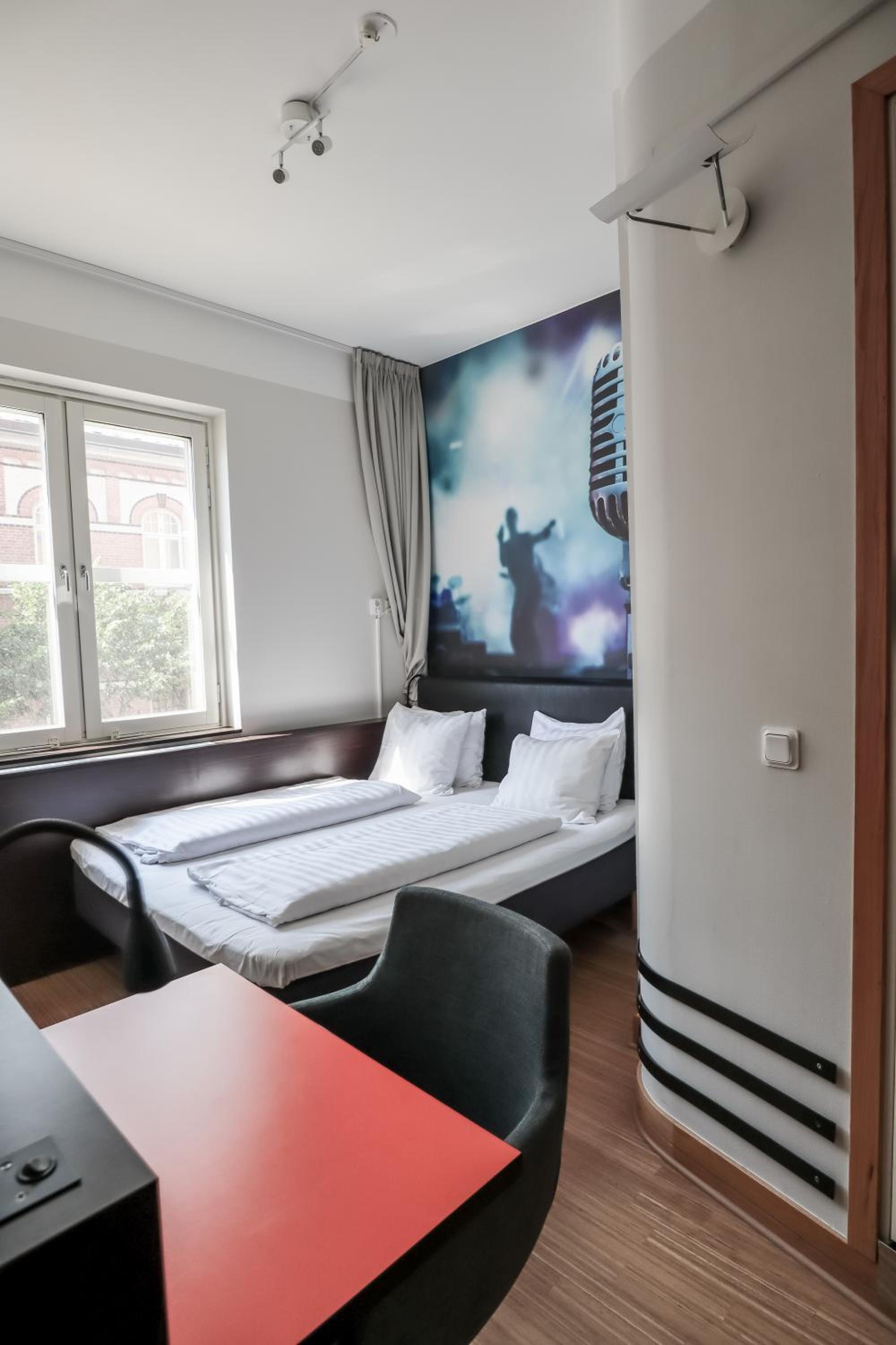 Standard Double Room - Photo 4