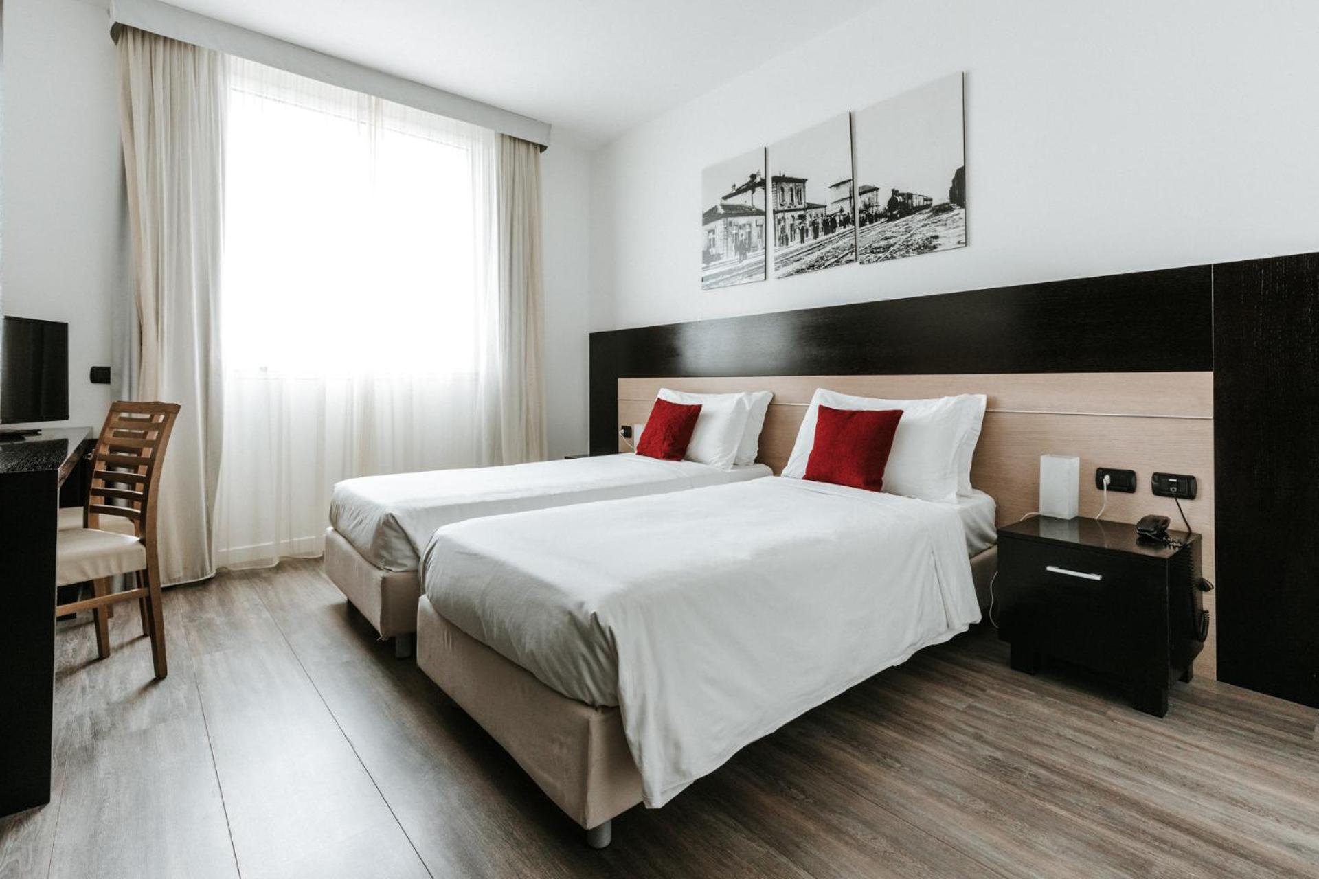 Twin Room - Photo 1