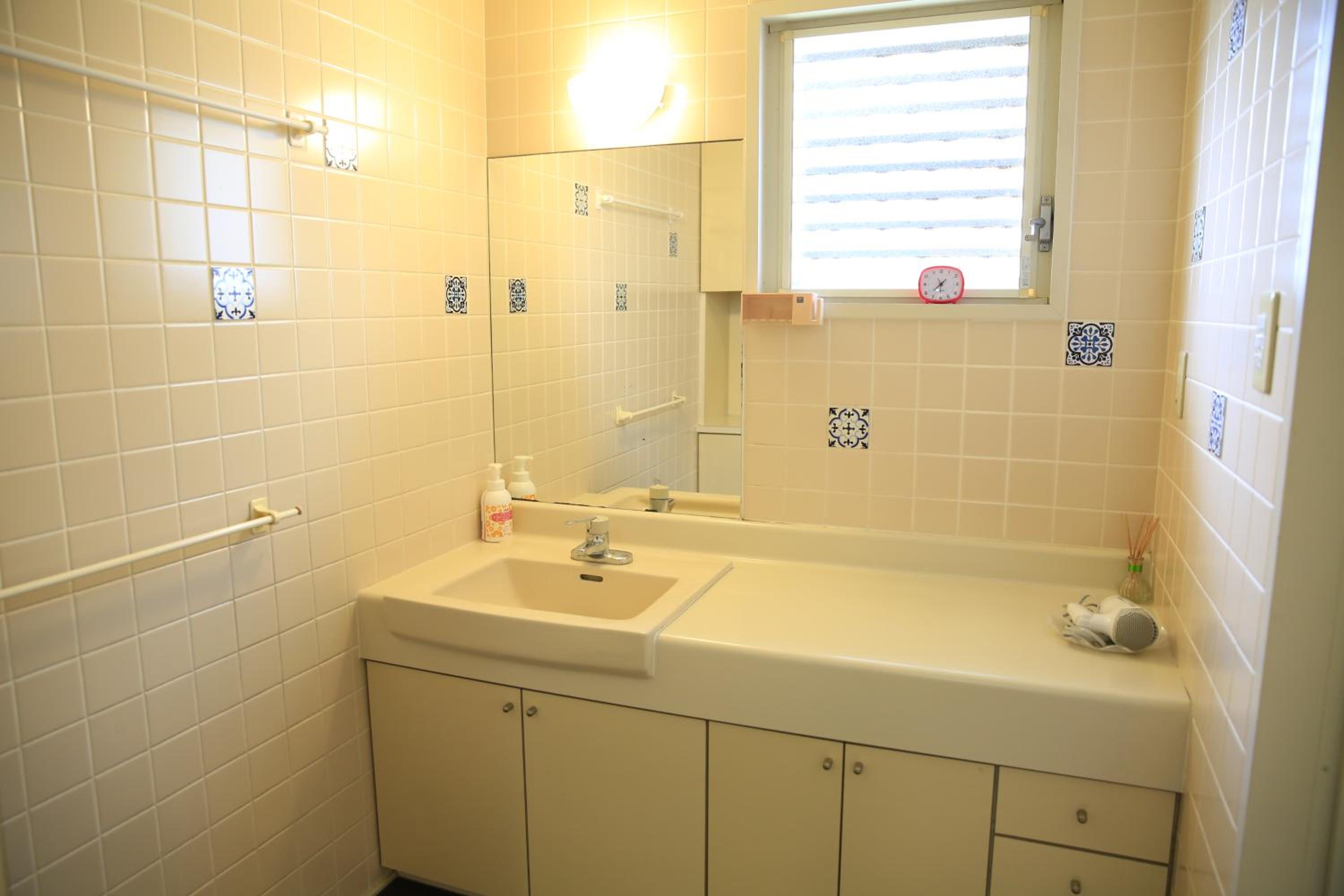Twin Room with Shared Toilet photo 3