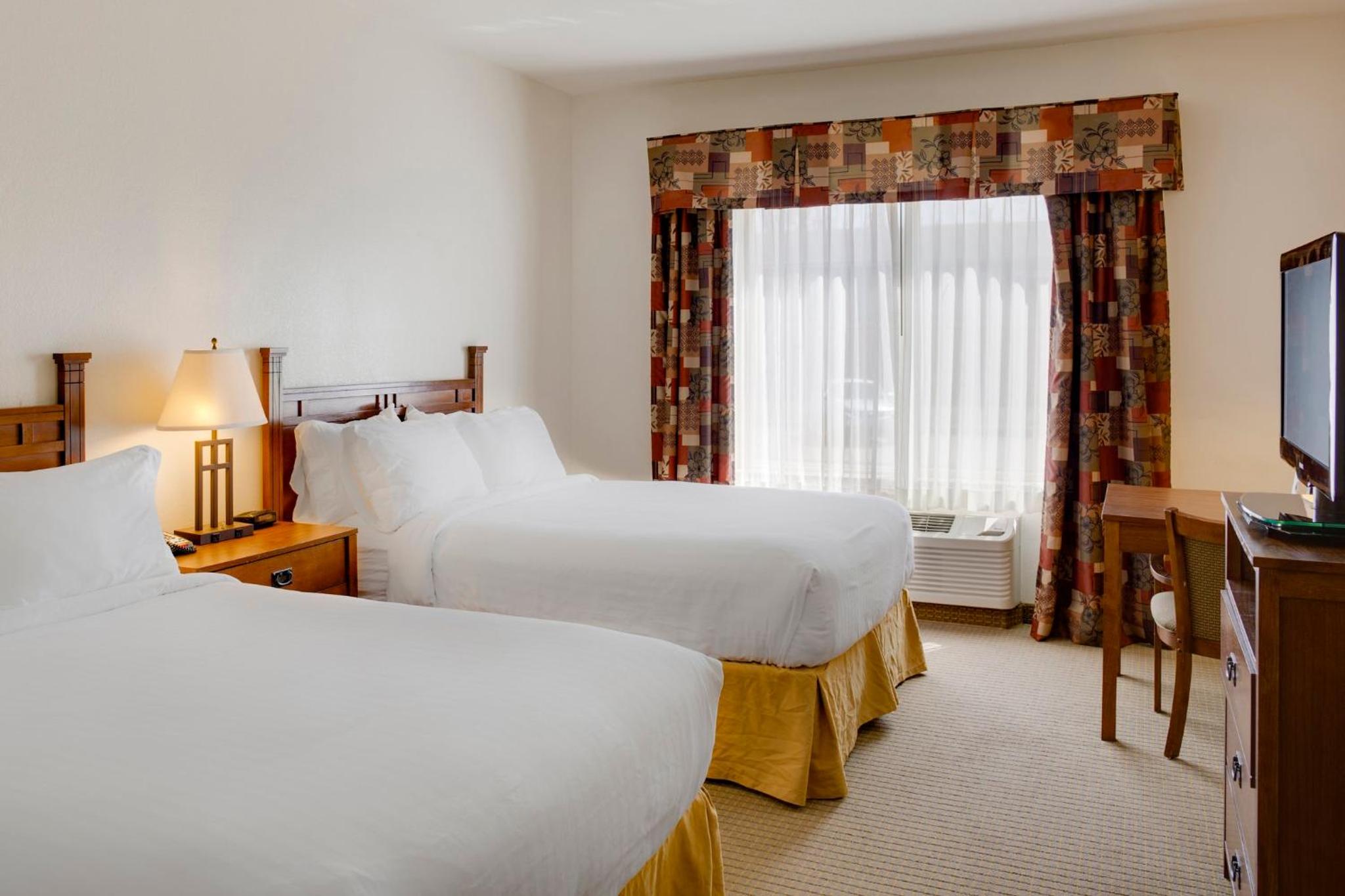 Standard Queen Room With Two Queen Beds - Communications Accessible - Photo 1