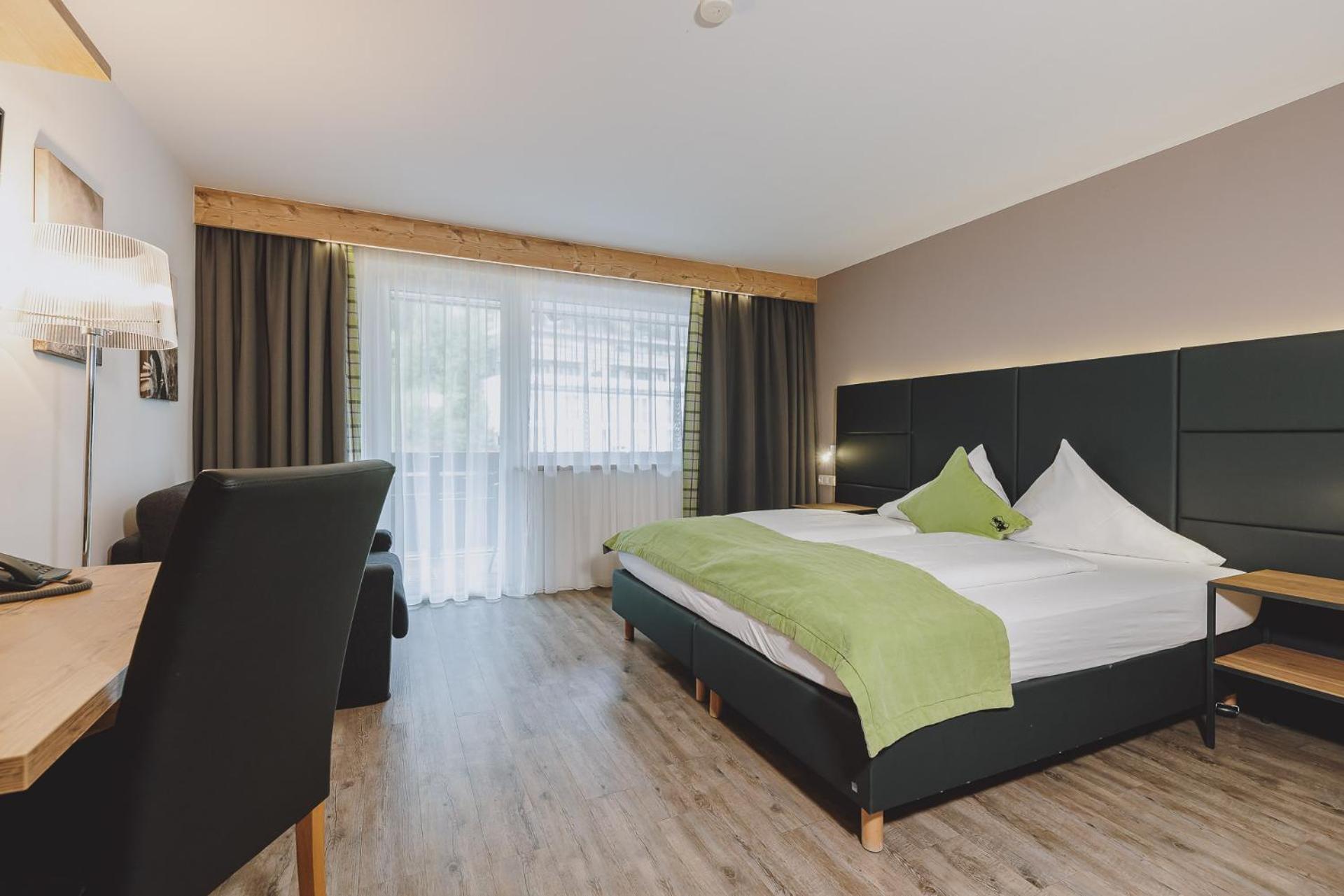 Deluxe Double Room with Balcony - Photo 1