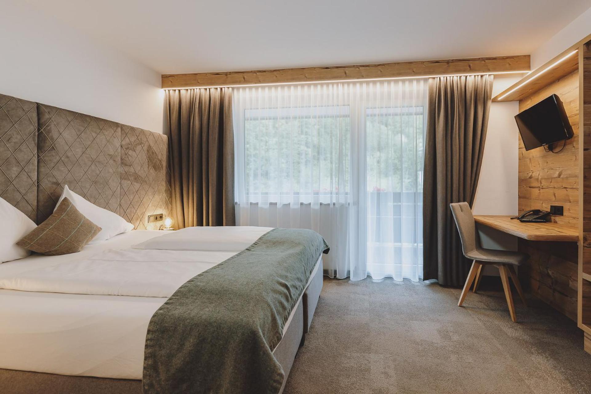 Double Room with Balcony - Photo 1