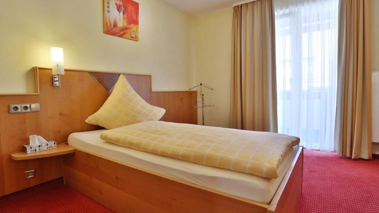 Deluxe Single Room with Balcony photo 2
