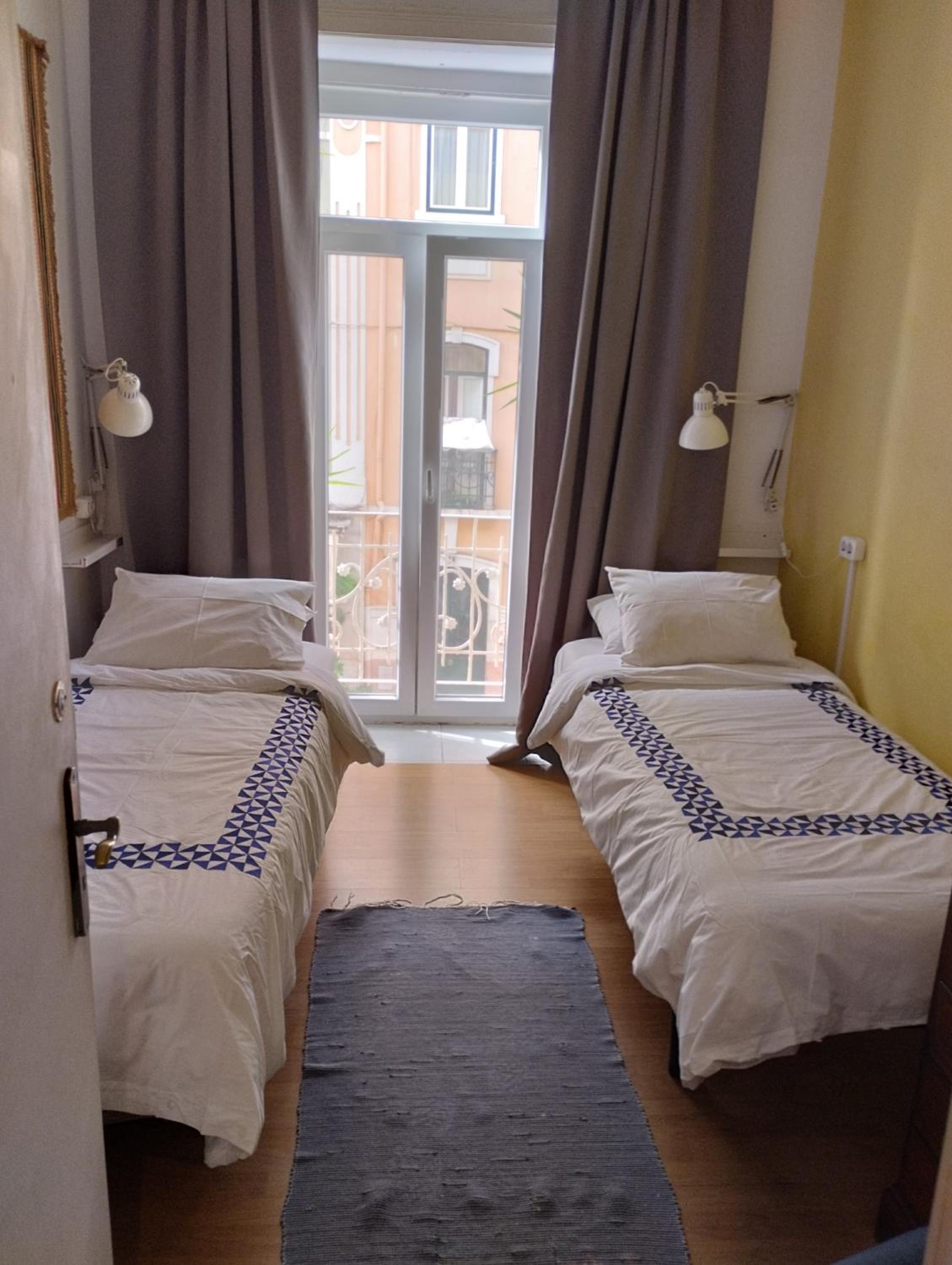 Double or Twin Room with Private External Bathroom - Photo 1