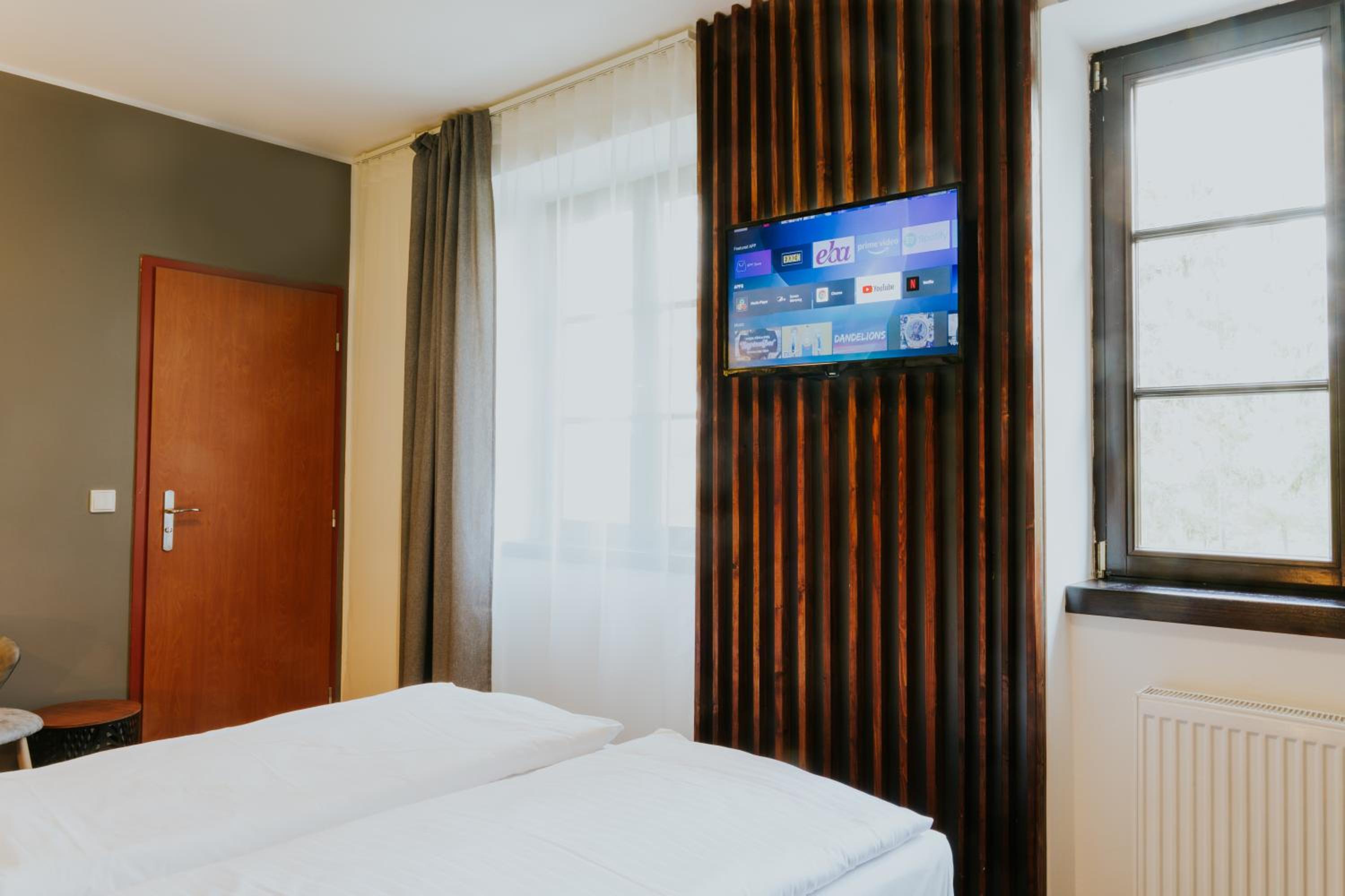 Double Room with Private Bathroom - Photo 4