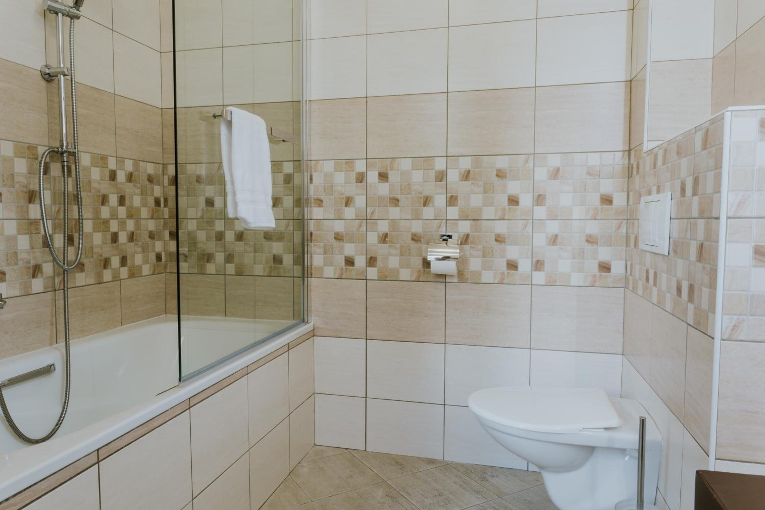 Double Room with Private Bathroom photo 2