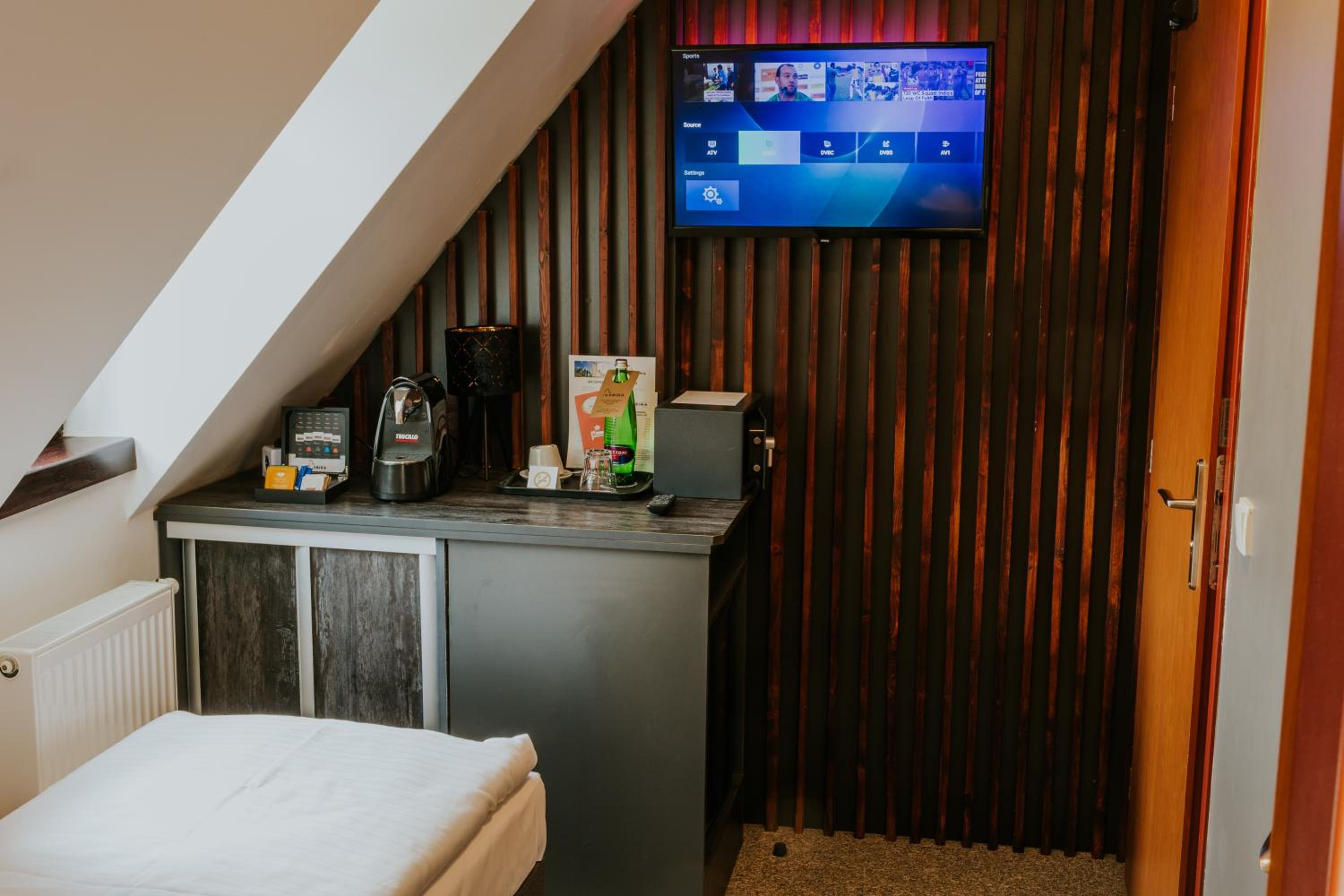Single Room with Bath