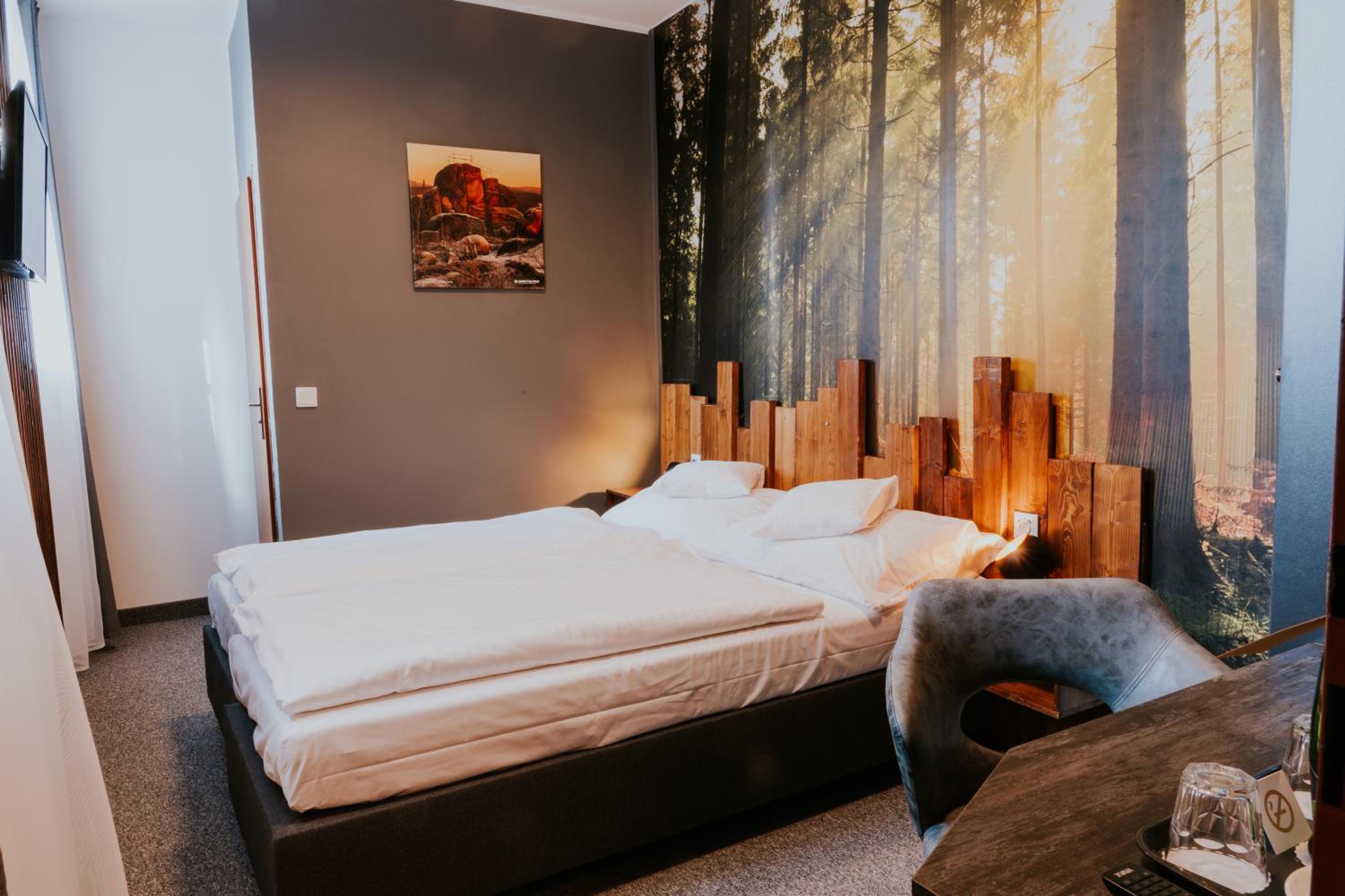 Double Room with Private Bathroom - Photo 1