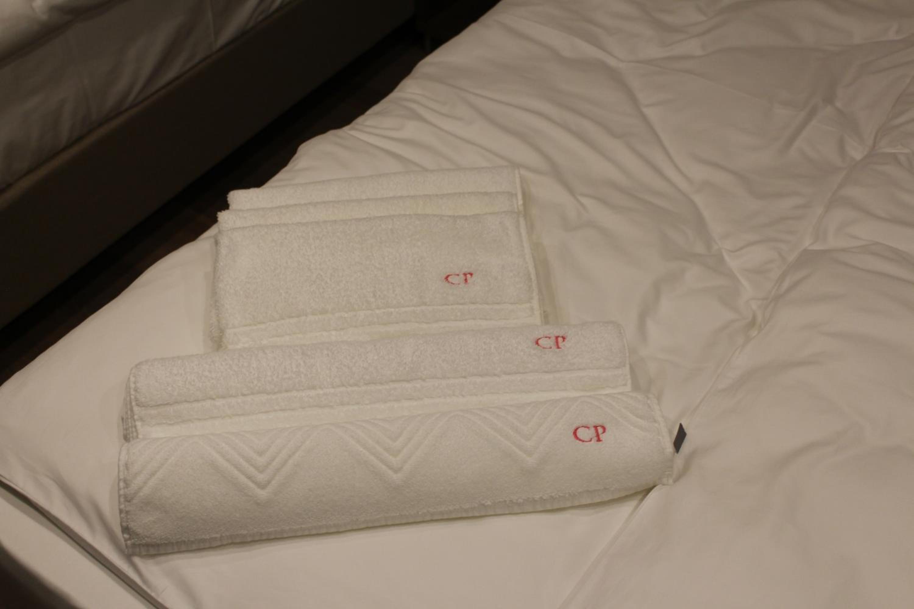 Double or Twin Room with Balcony and Lake View - Photo 3