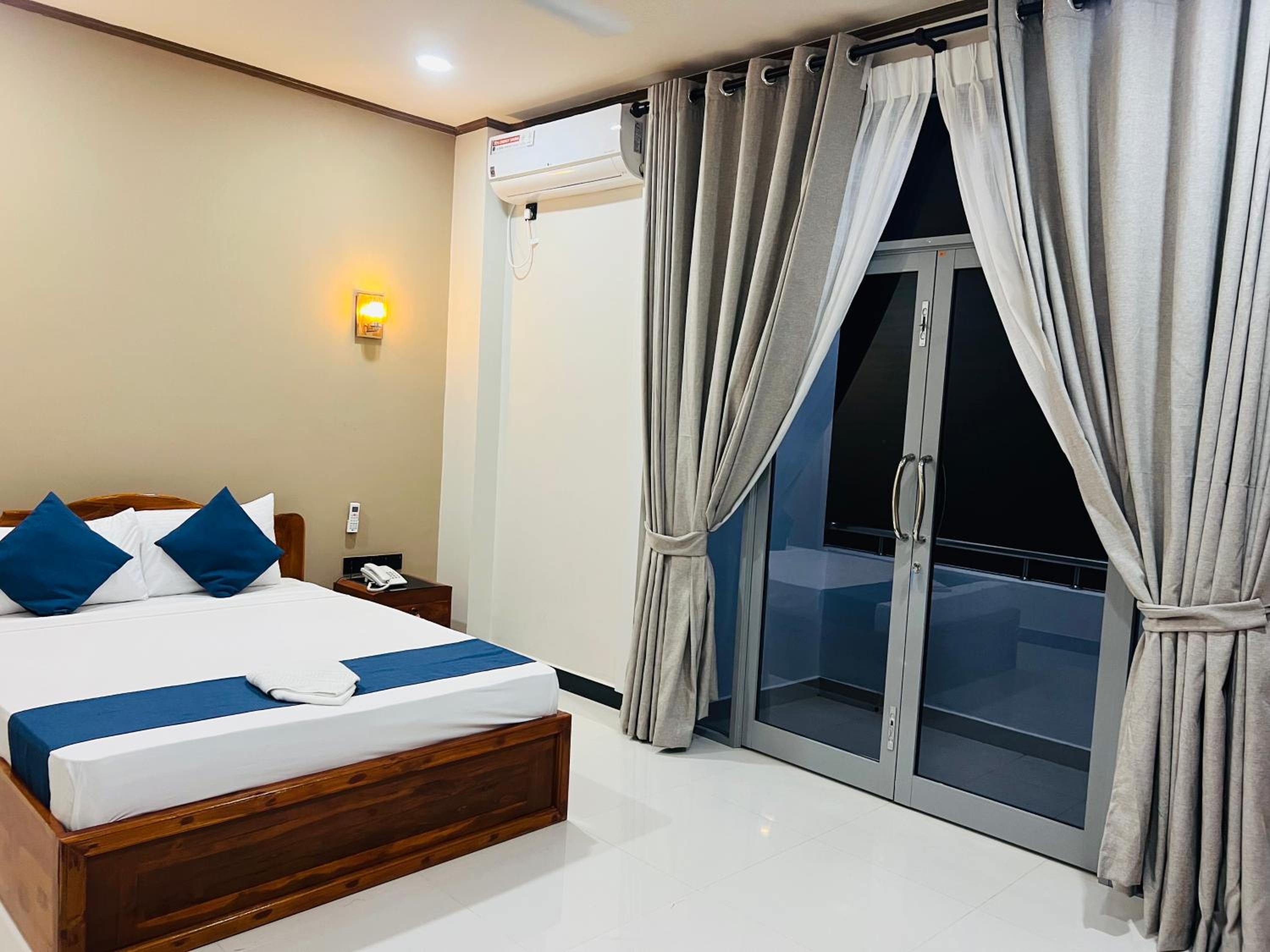 Large Double Room