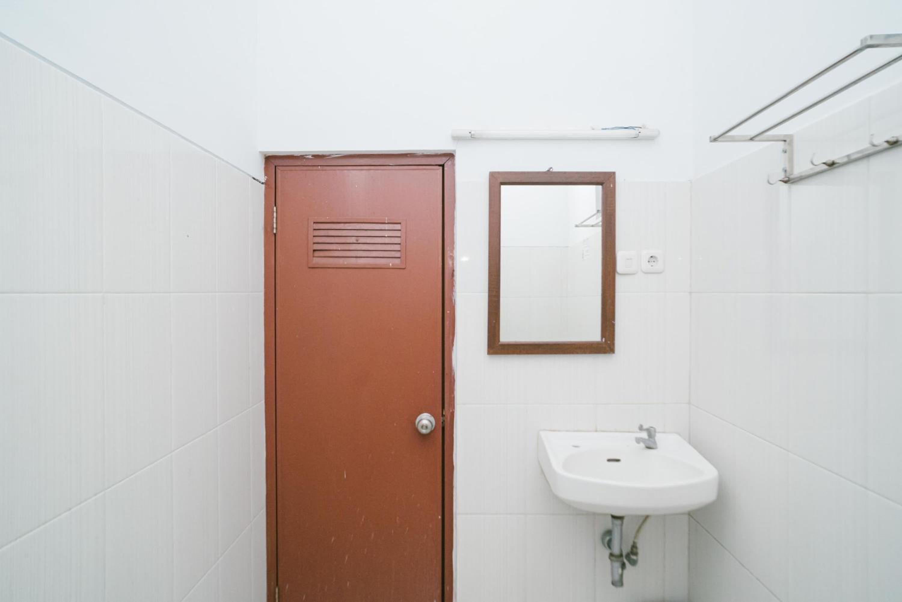 Deluxe Room - Photo 6