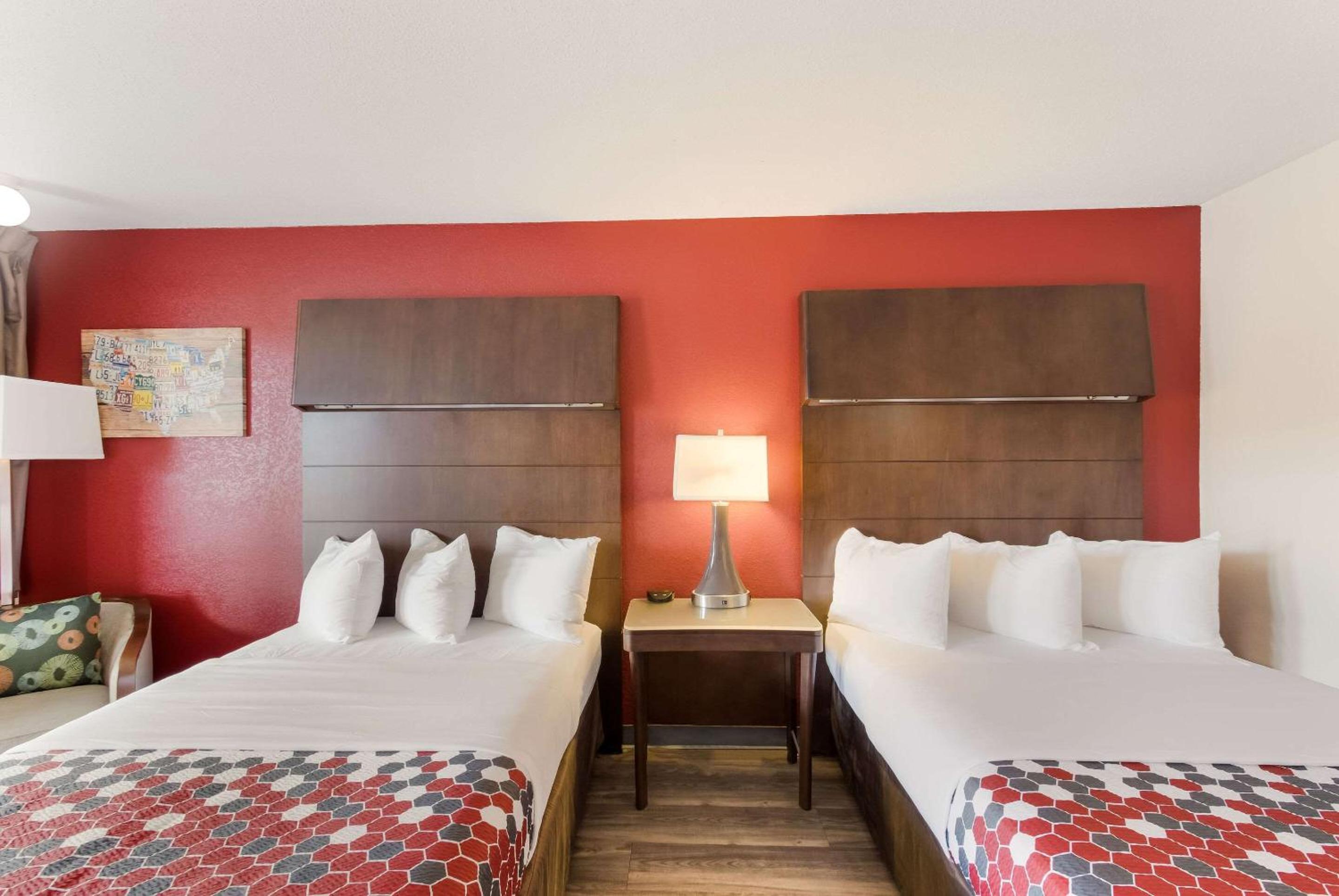 Double Room with Two Double Beds - Non-Smoking - Photo 4