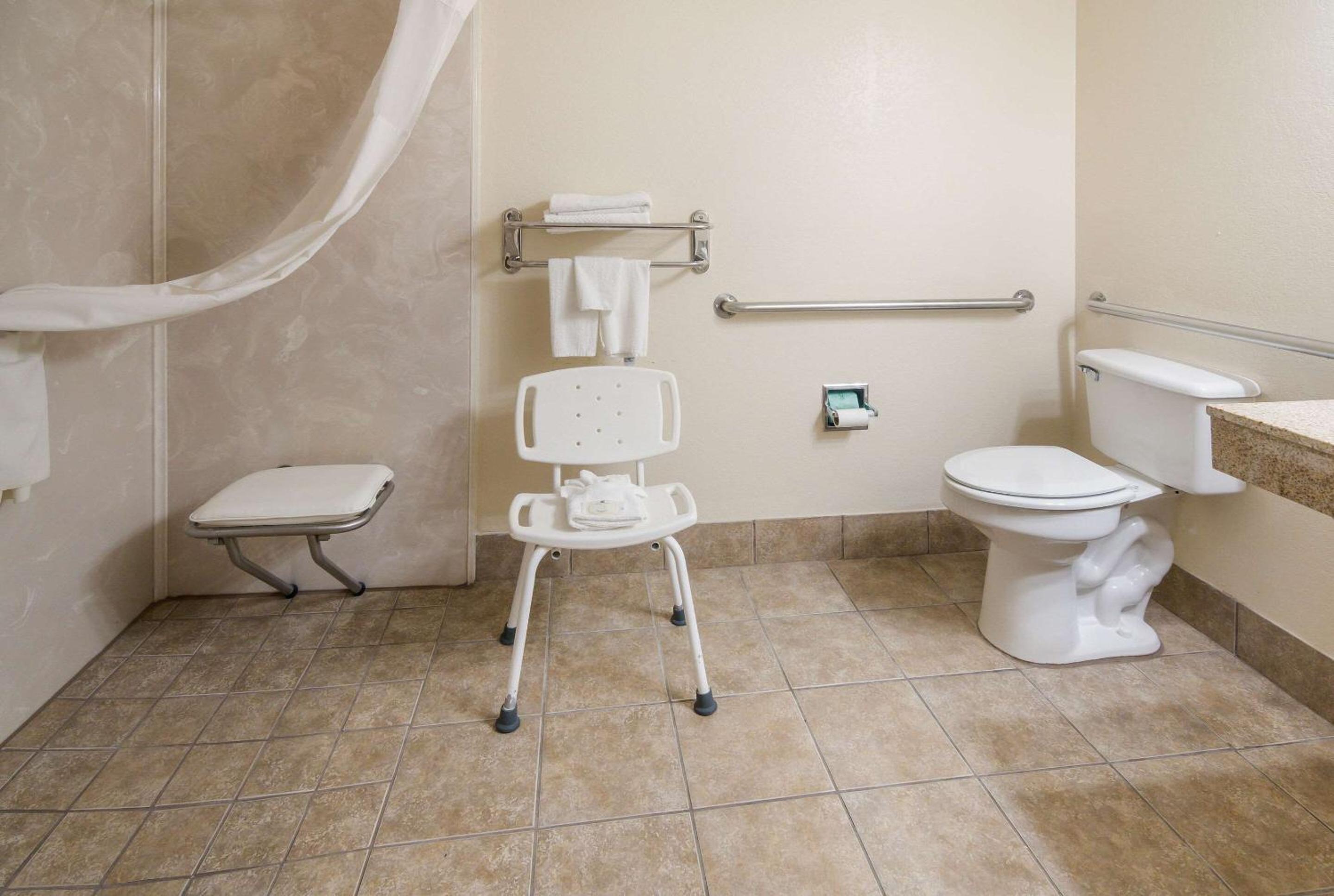 King Room - Disability Access/Non-Smoking - Photo 4