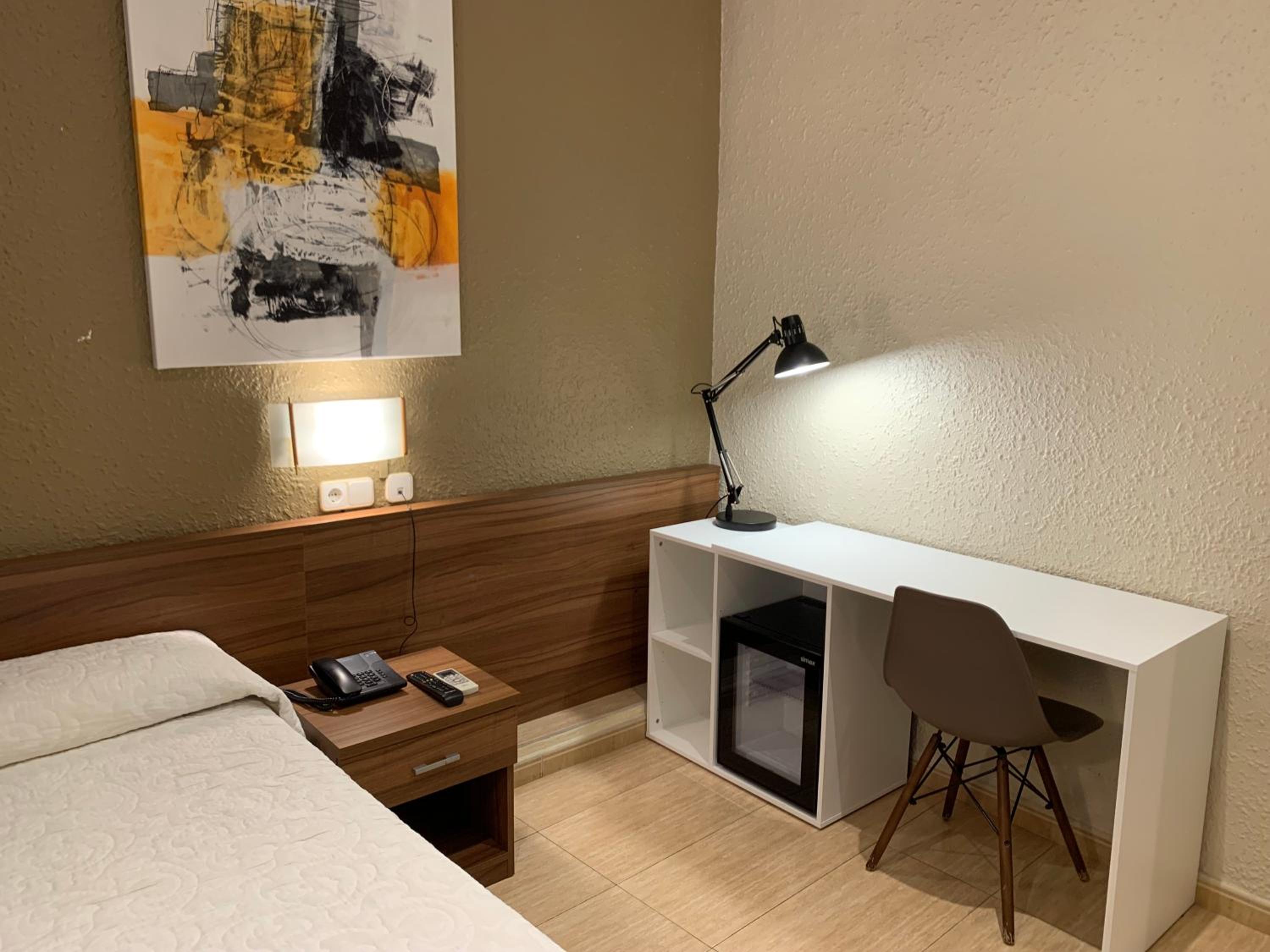 Single Room photo 3