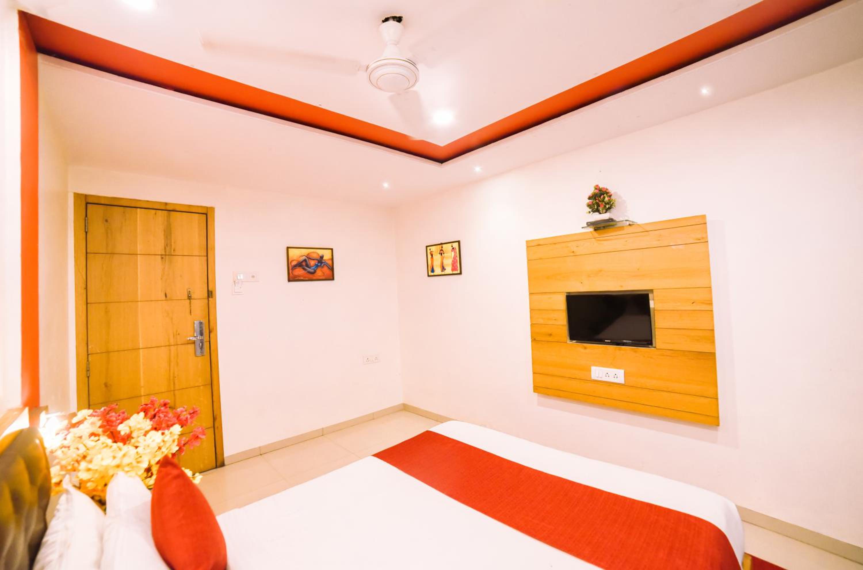 Deluxe Double Room - Photo 9