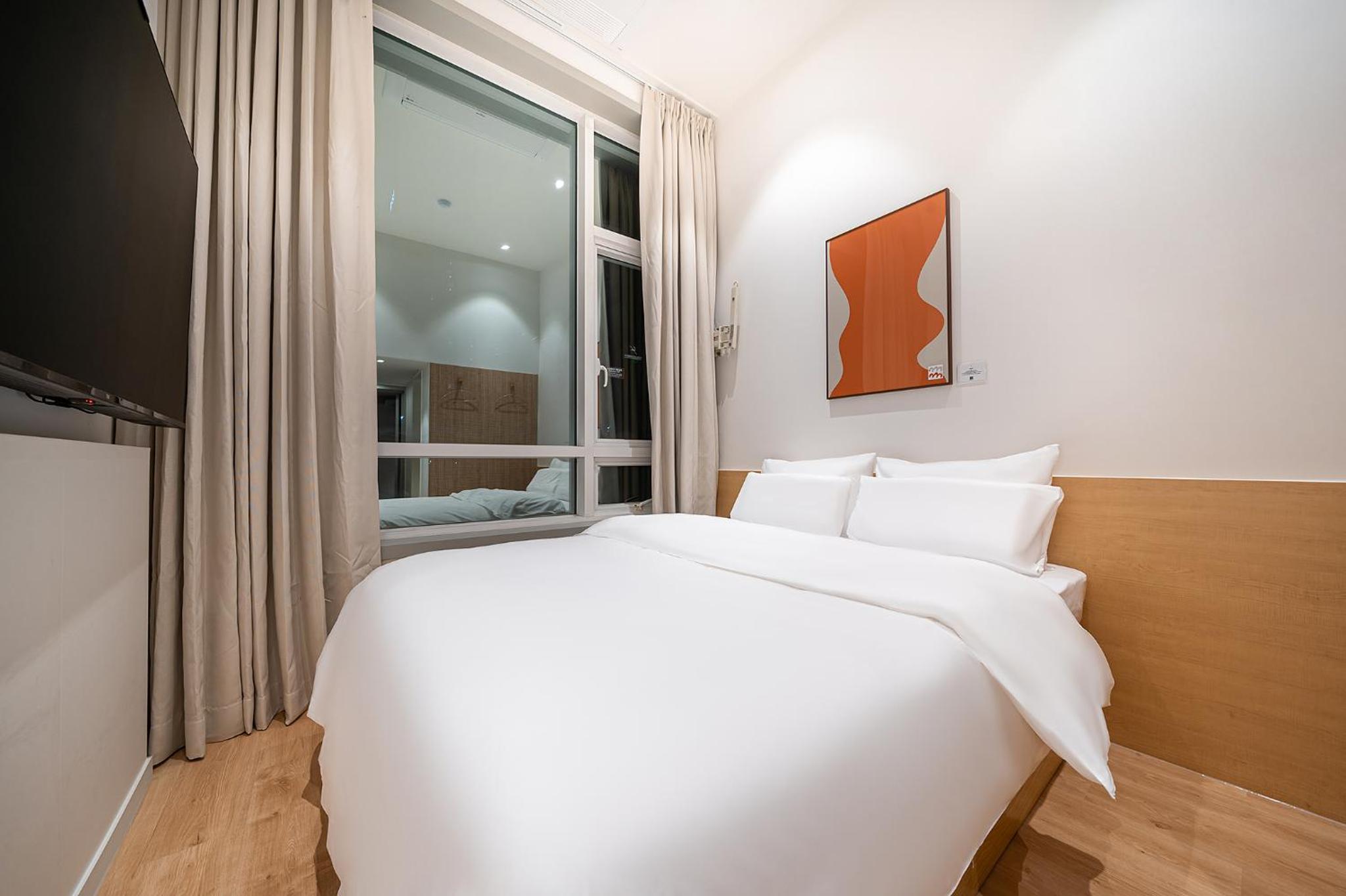 Double Room - Photo 9