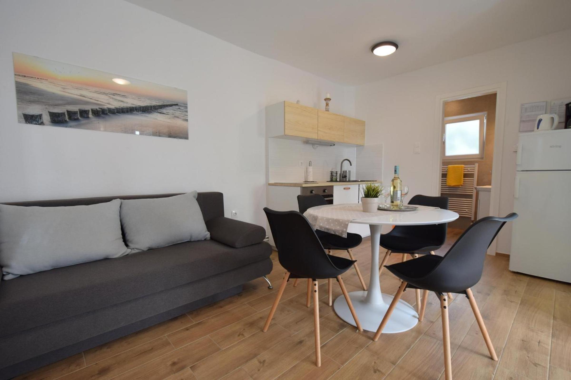 One-Bedroom Apartment with Balcony photo 3