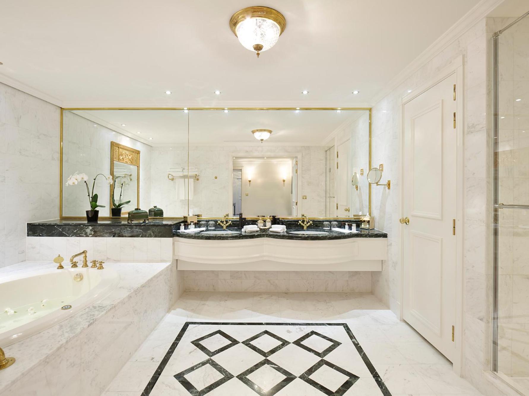 Presidential Suite thumbnail 5