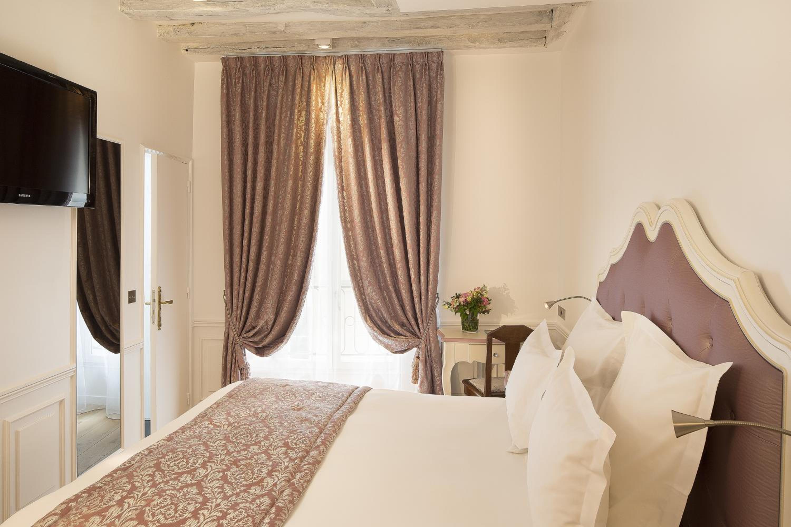 Deluxe Double Room with Spa Bath  photo 1