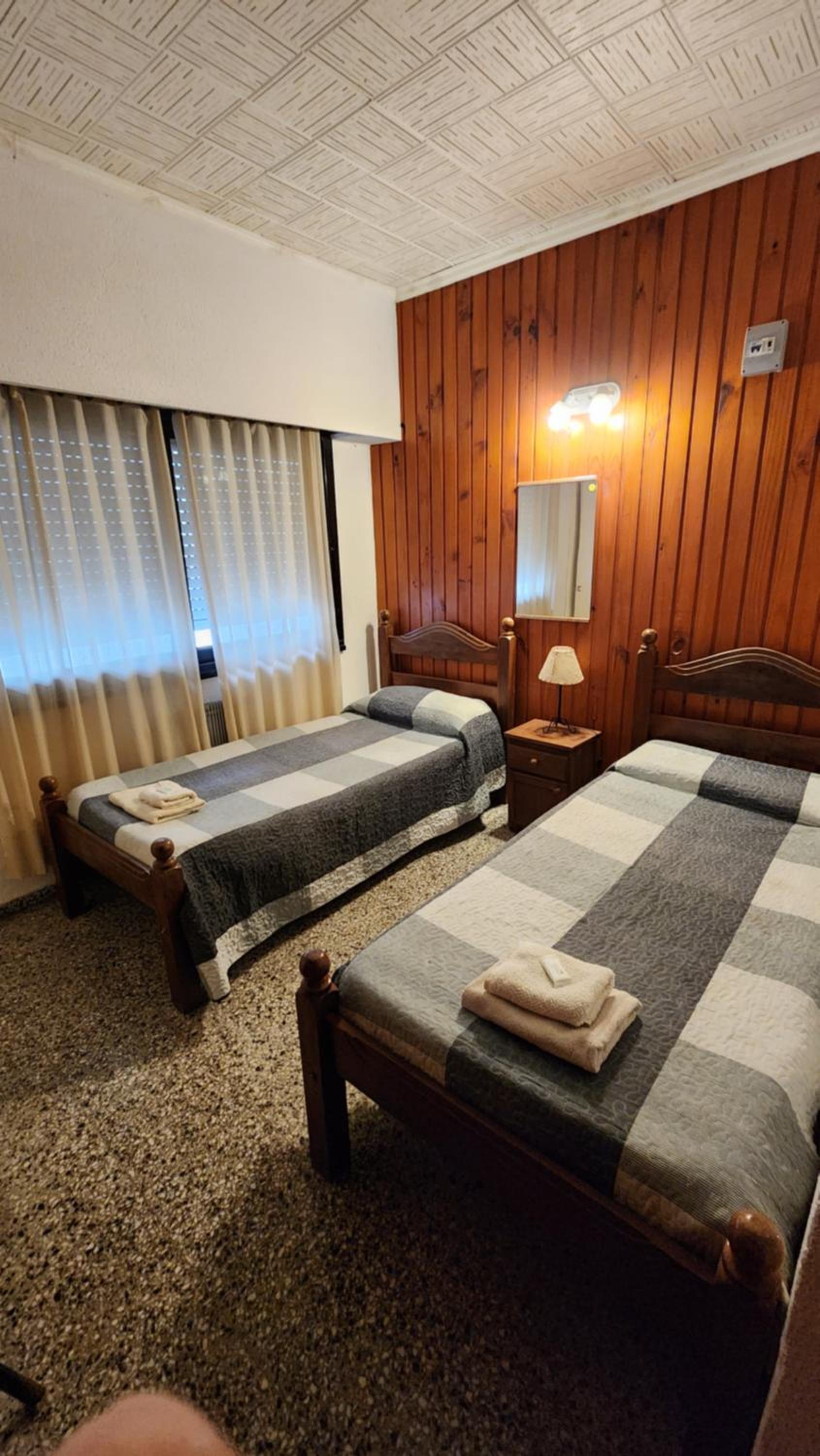 Twin Room with Private Bathroom photo 2