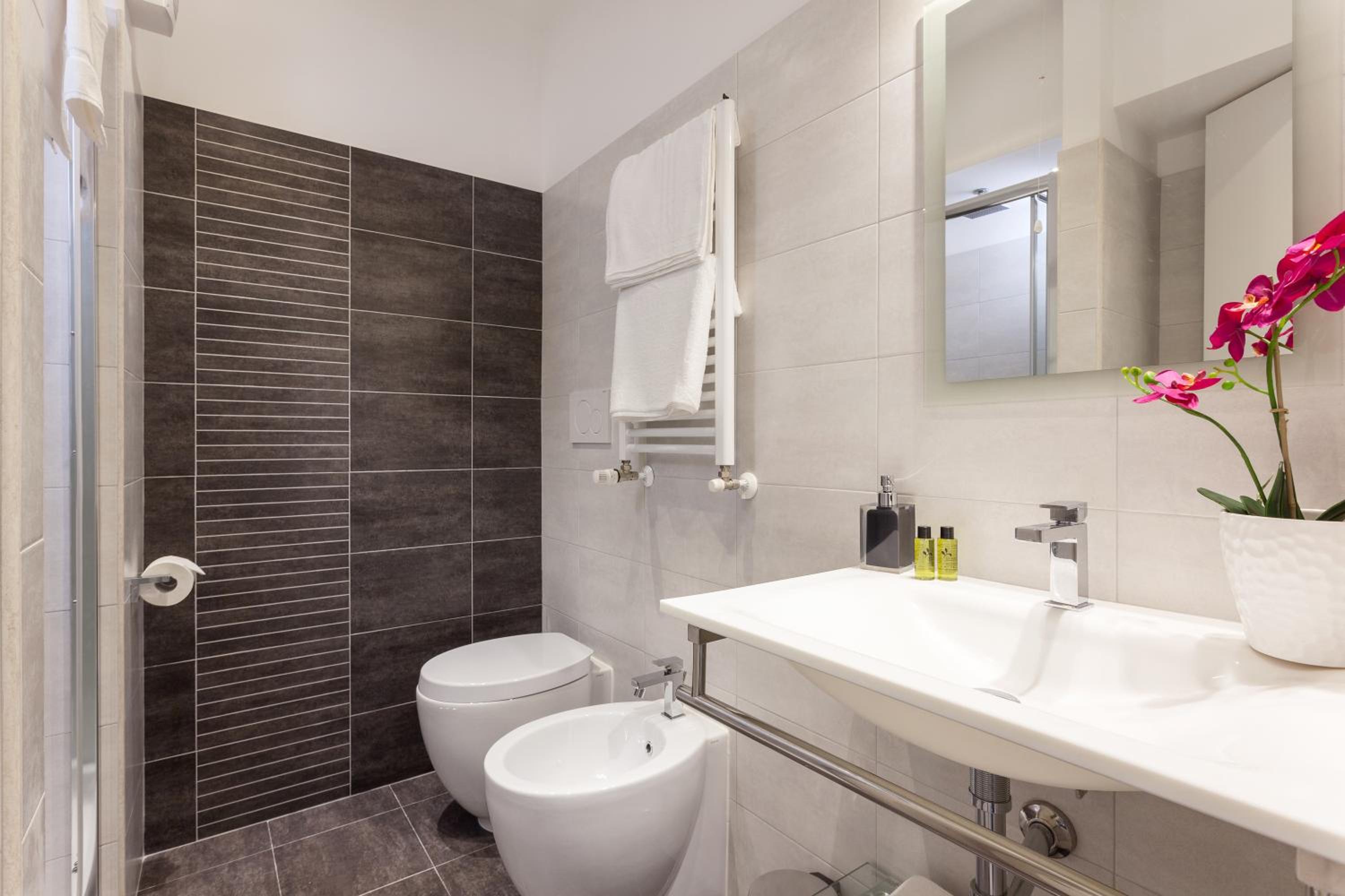 Large Double Room photo 3