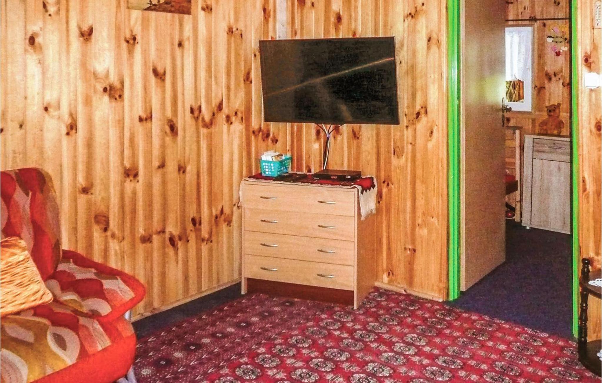 Three-Bedroom Vacation Home  photo 2