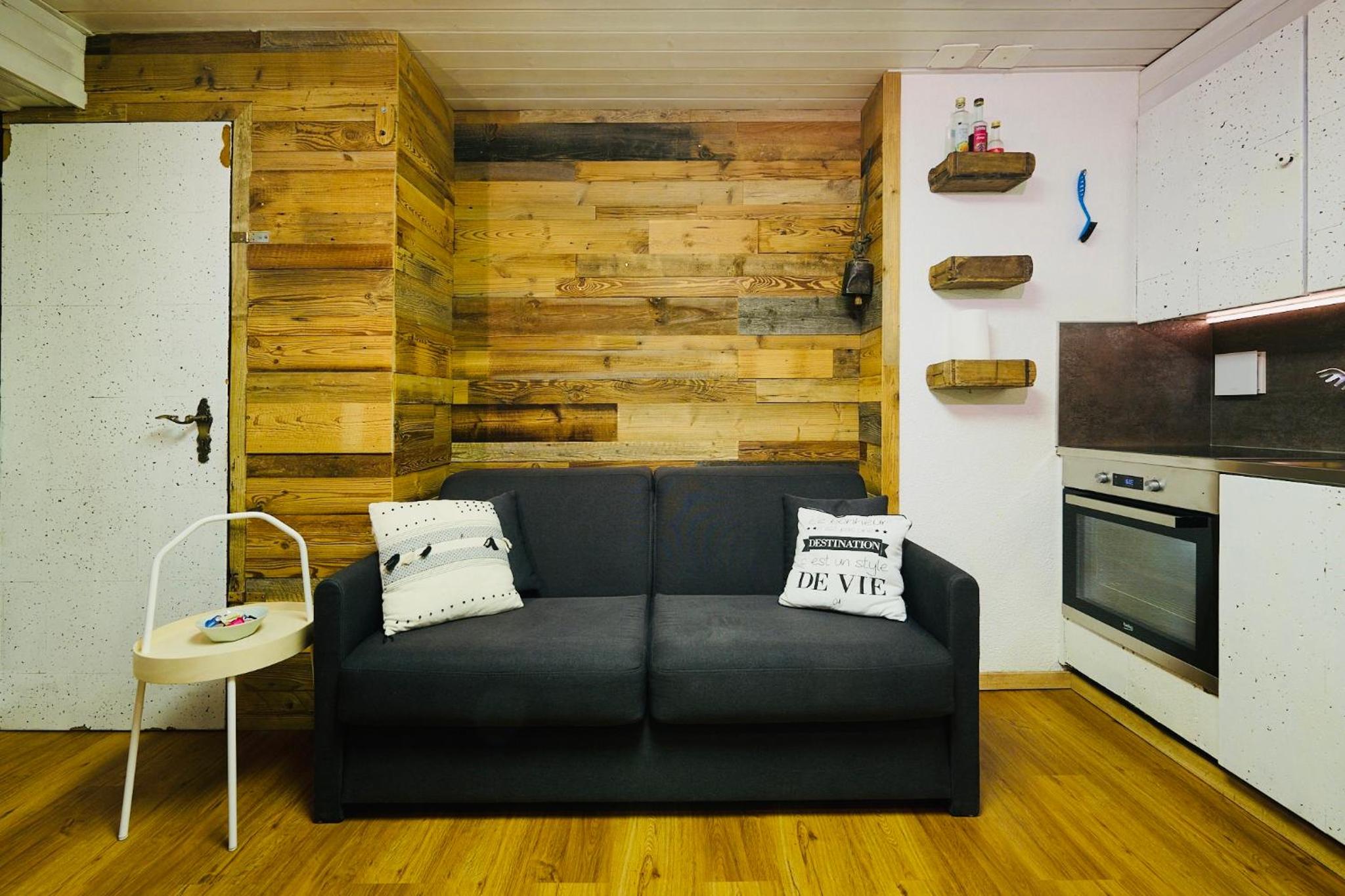 One-Bedroom Apartment photo 1