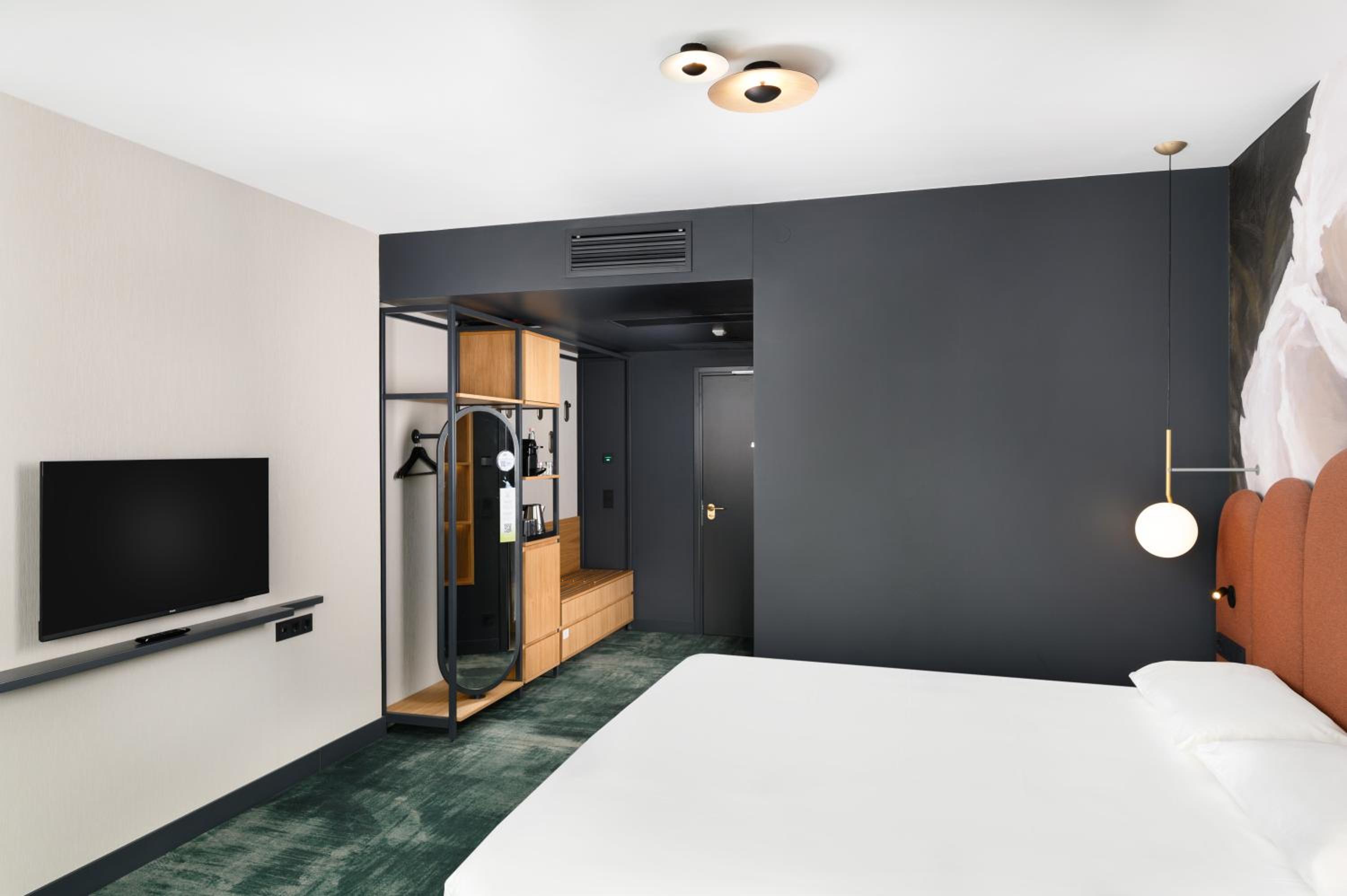 Superior Double Room with Sofa - Photo 7