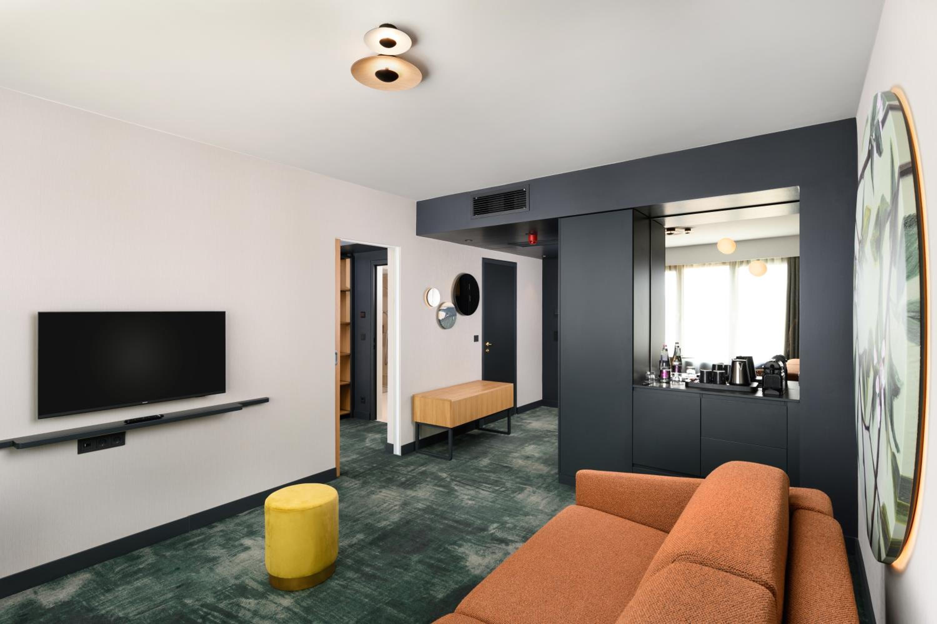 One-Bedroom Double Suite With Soda Bed - Photo 3