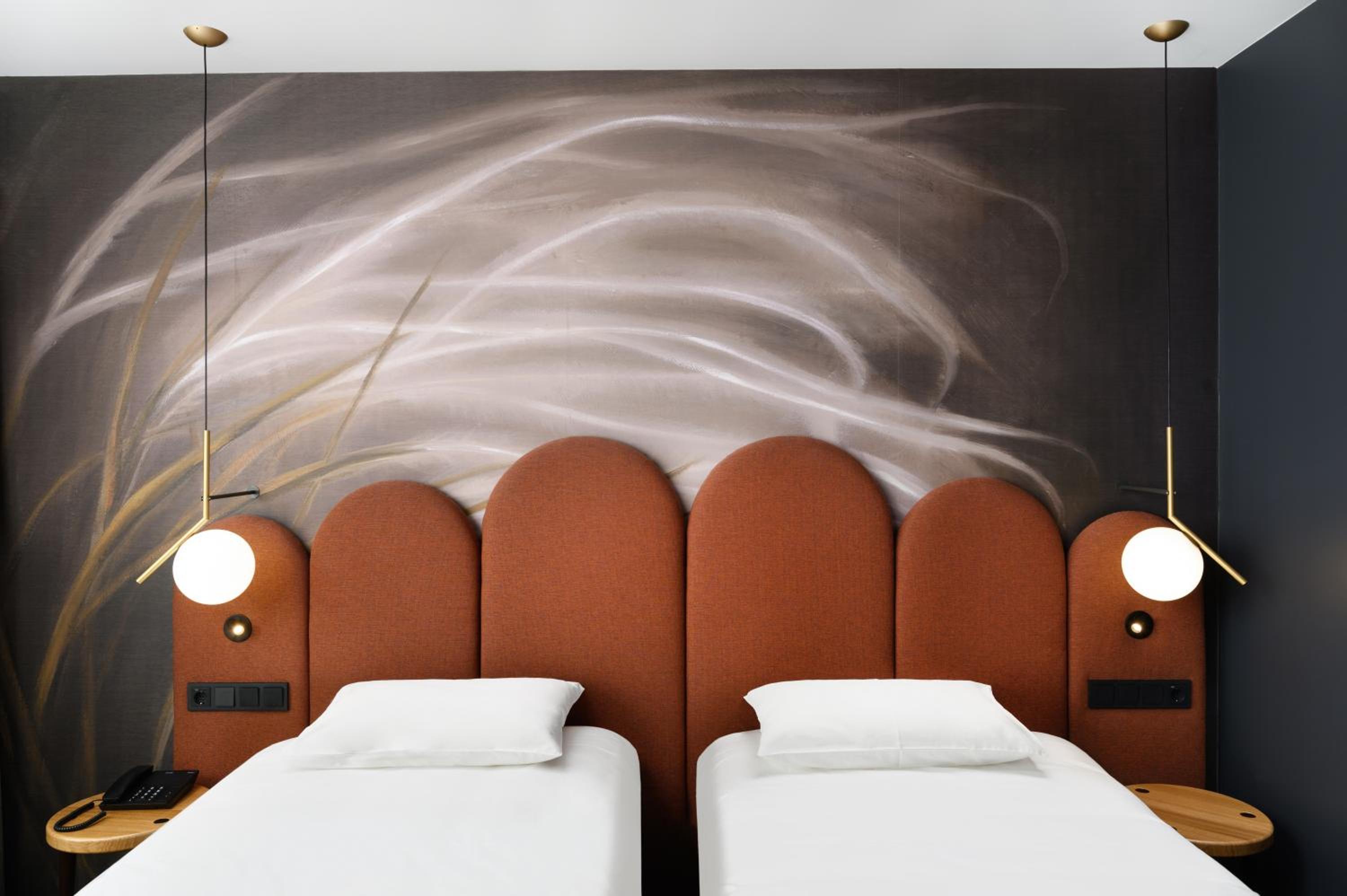 Classic Twin Room - Photo 4