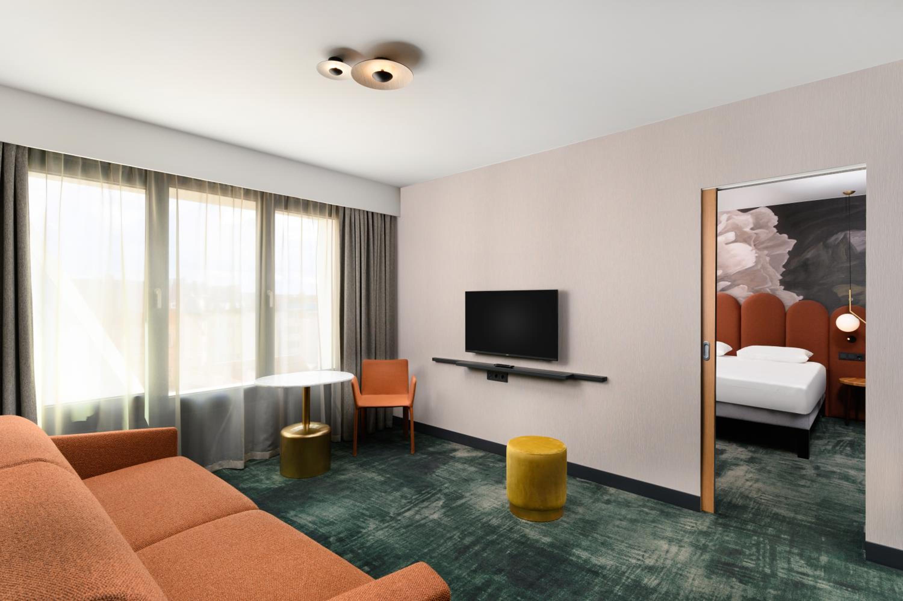 One-Bedroom Double Suite With Soda Bed - Photo 2