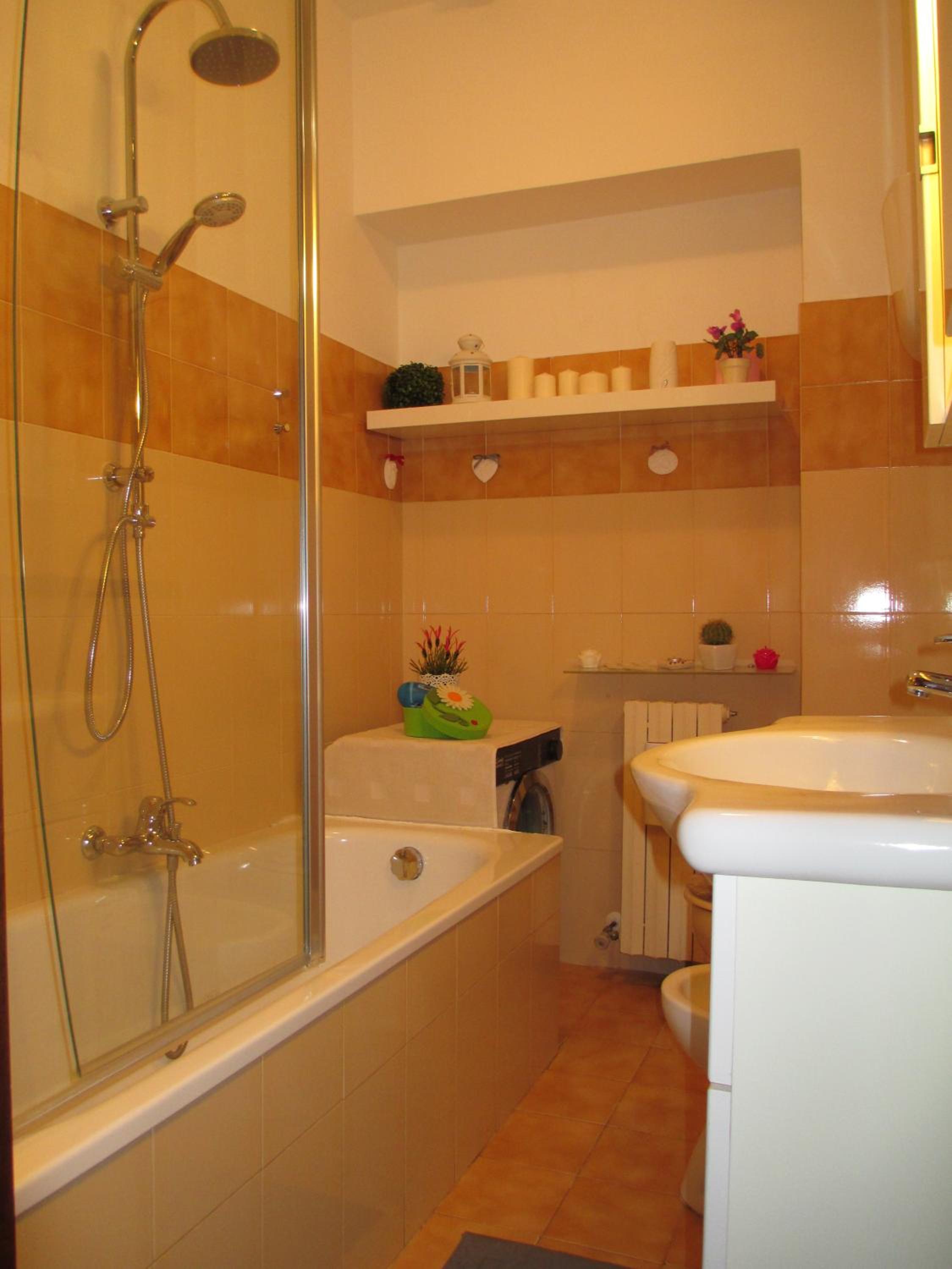One-Bedroom Apartment - Photo 3