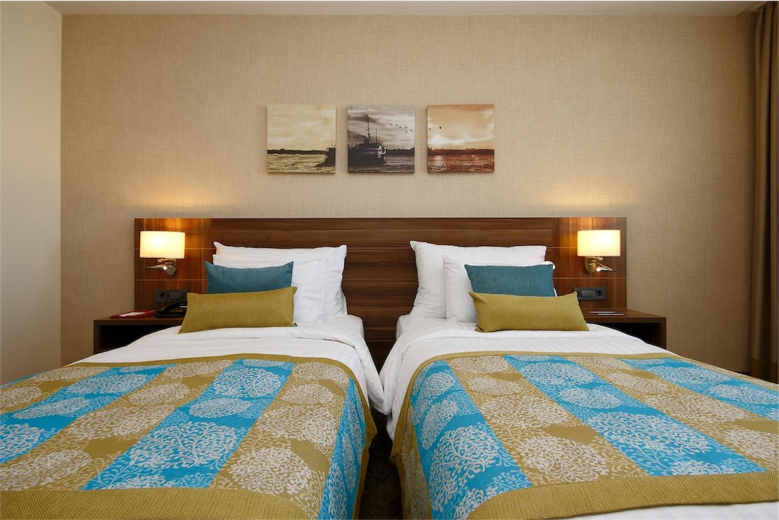 Standard Double or Twin Room photo 2