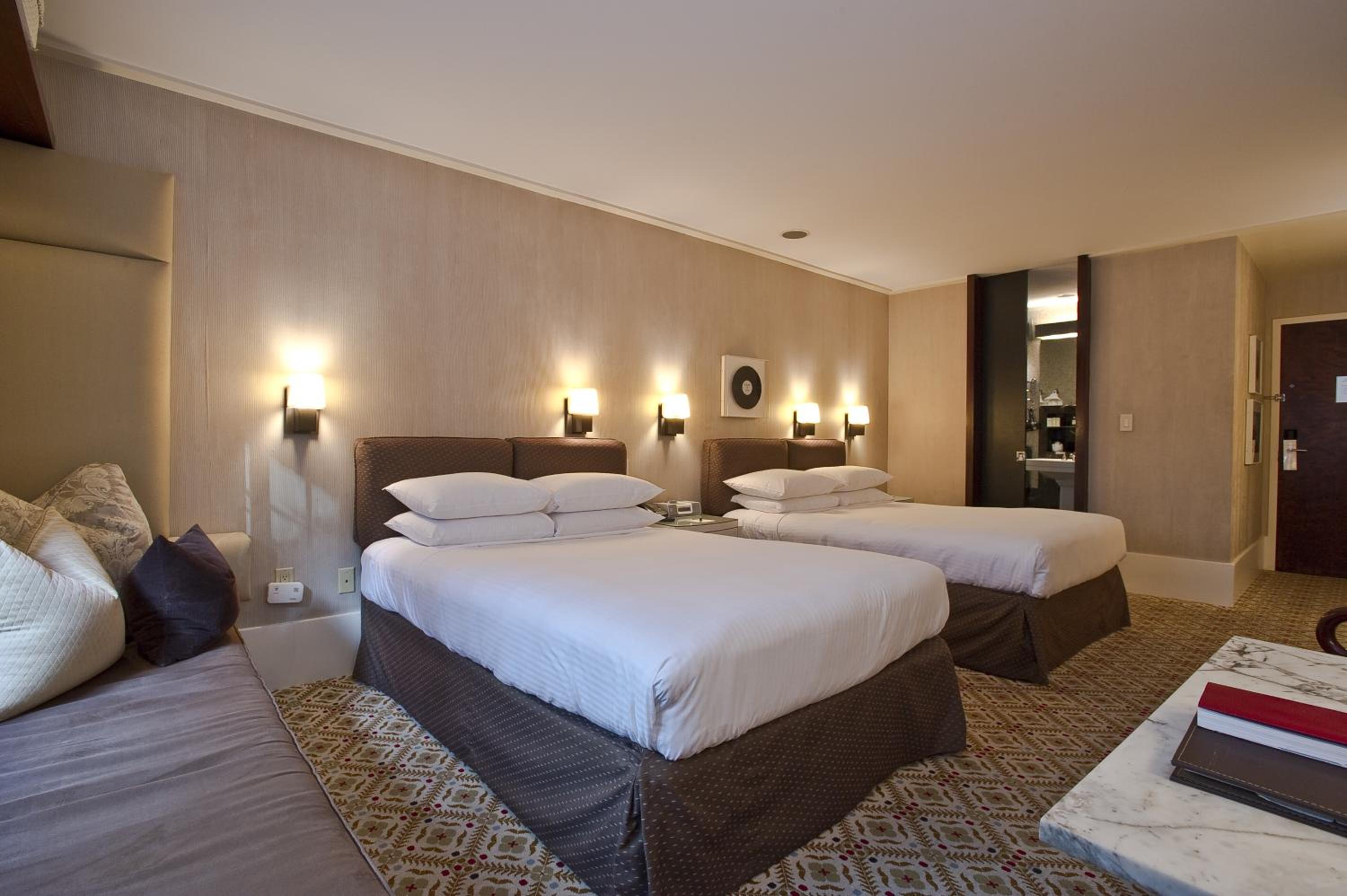 Luxe 2 Double Beds Room photo 2