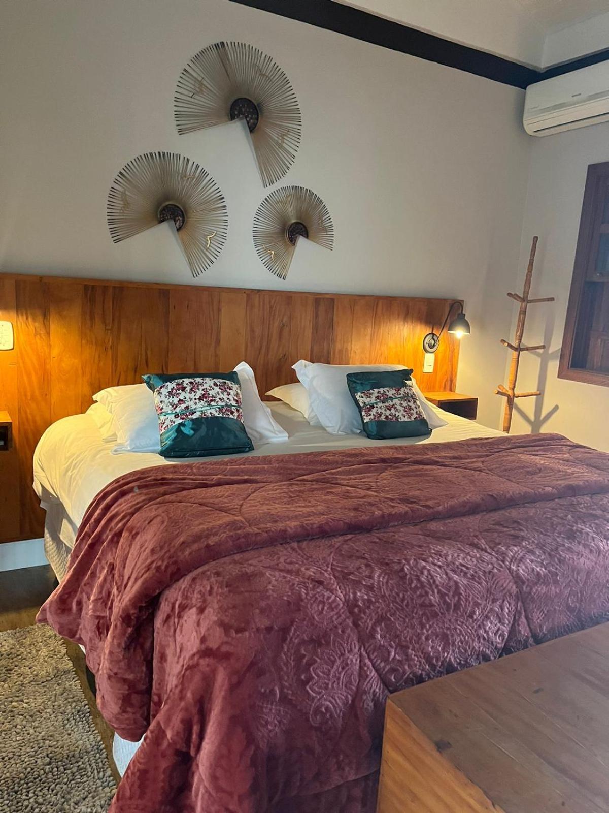 Deluxe Bungalow photo 2