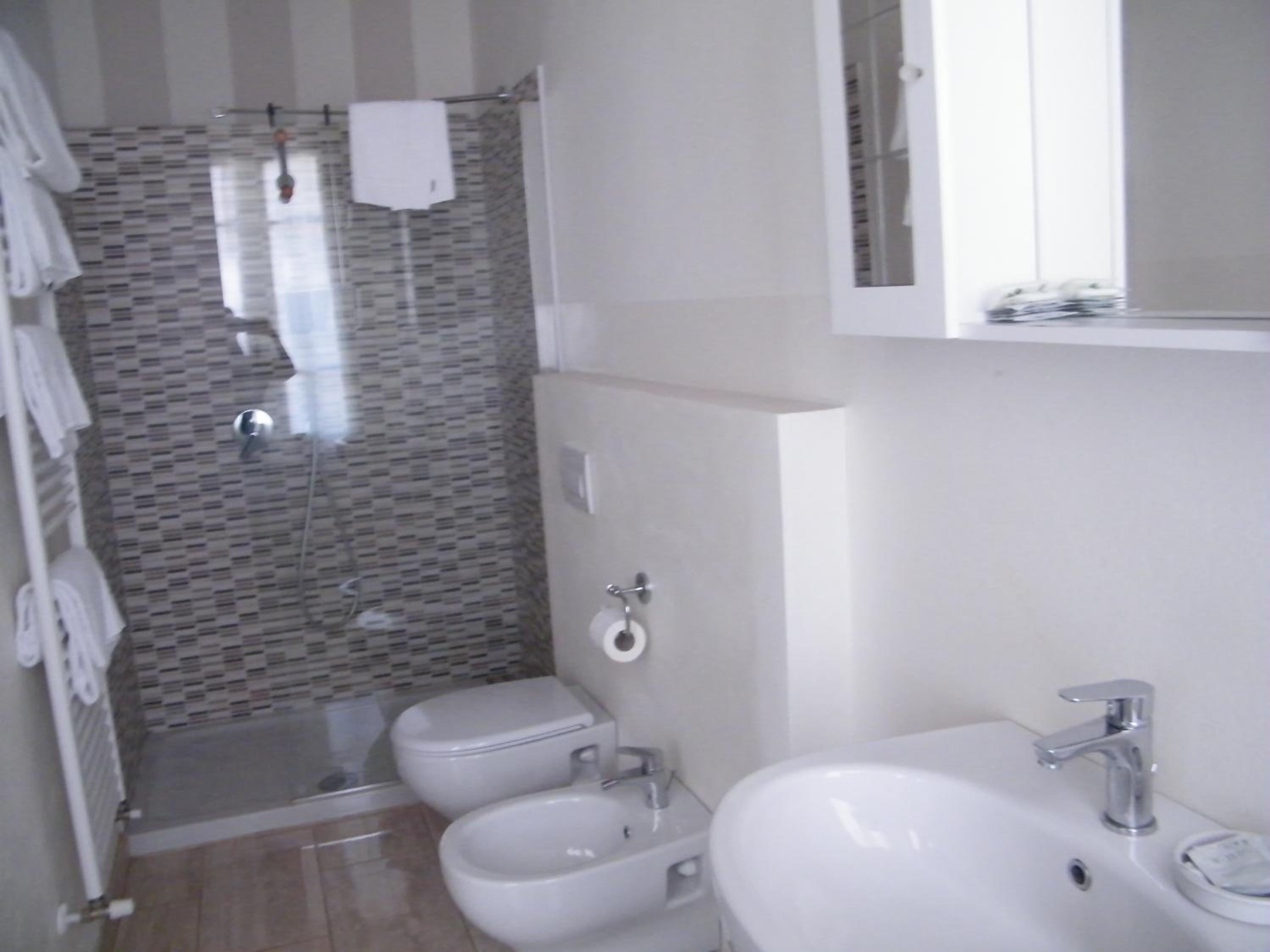 Triple Room with Private Bathroom photo 3