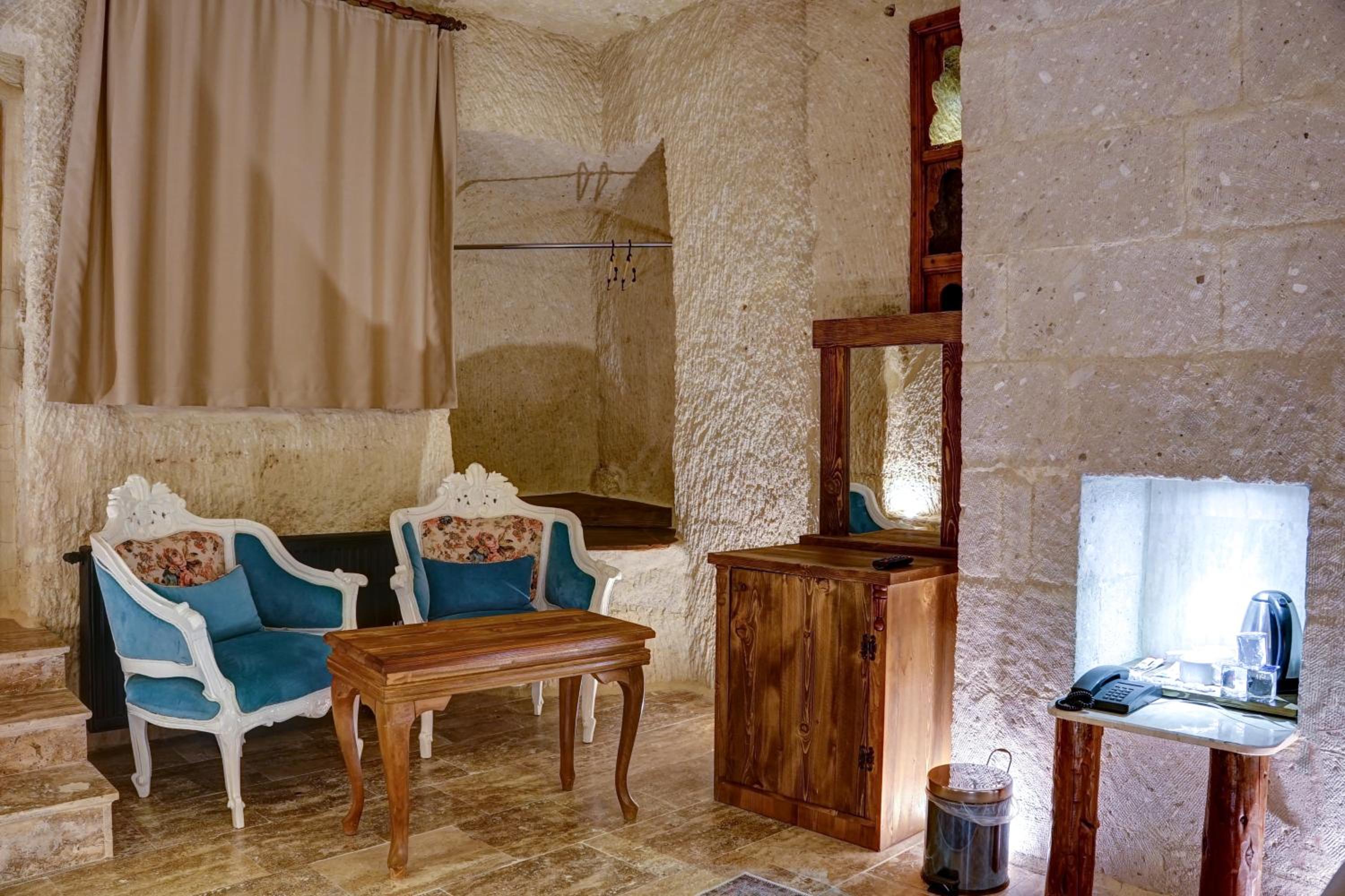 Deluxe Room - Photo 4