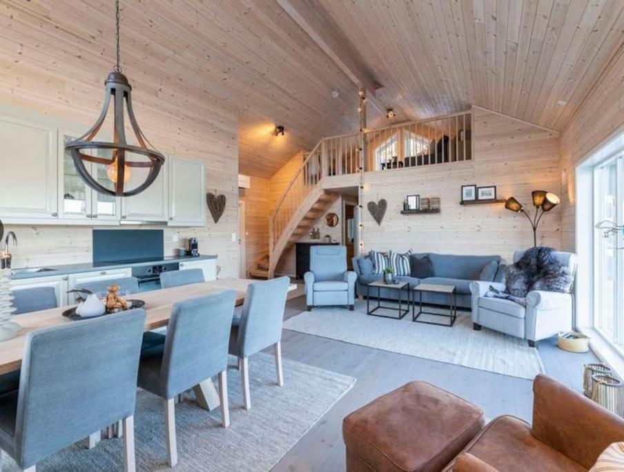 Four-Bedroom House photo 2