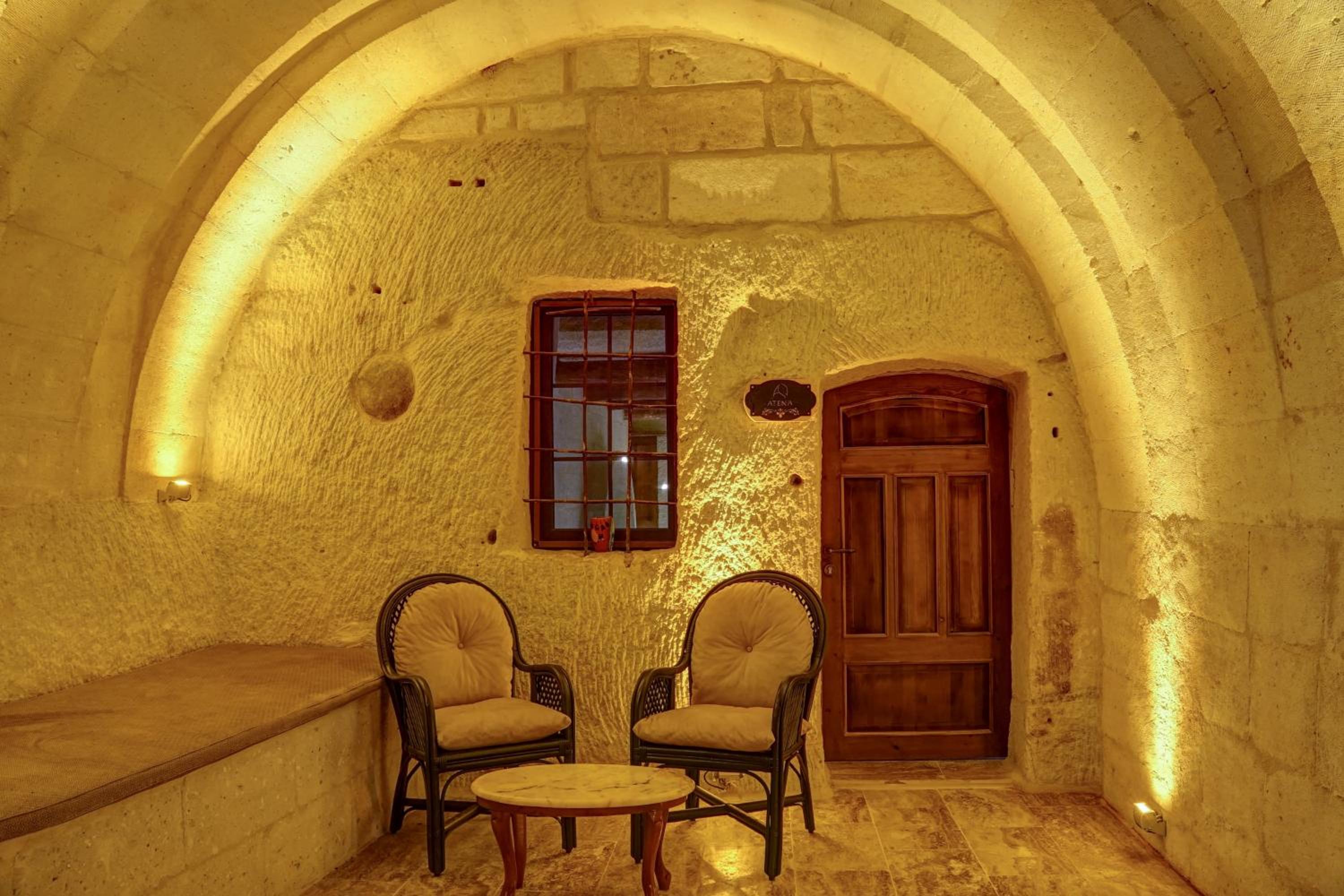 Deluxe Room - Photo 10