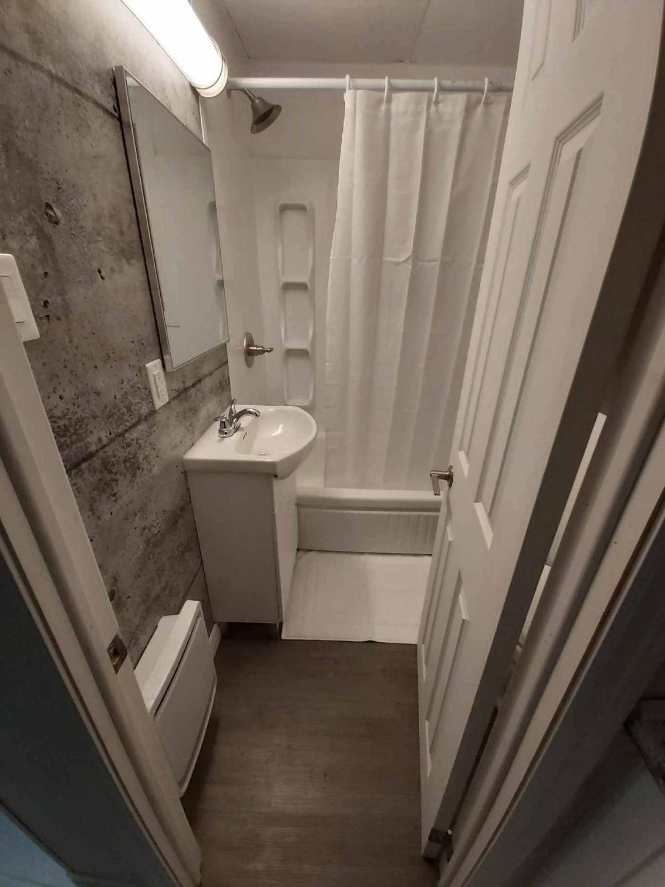 Two-Bedroom Apartment - Photo 8