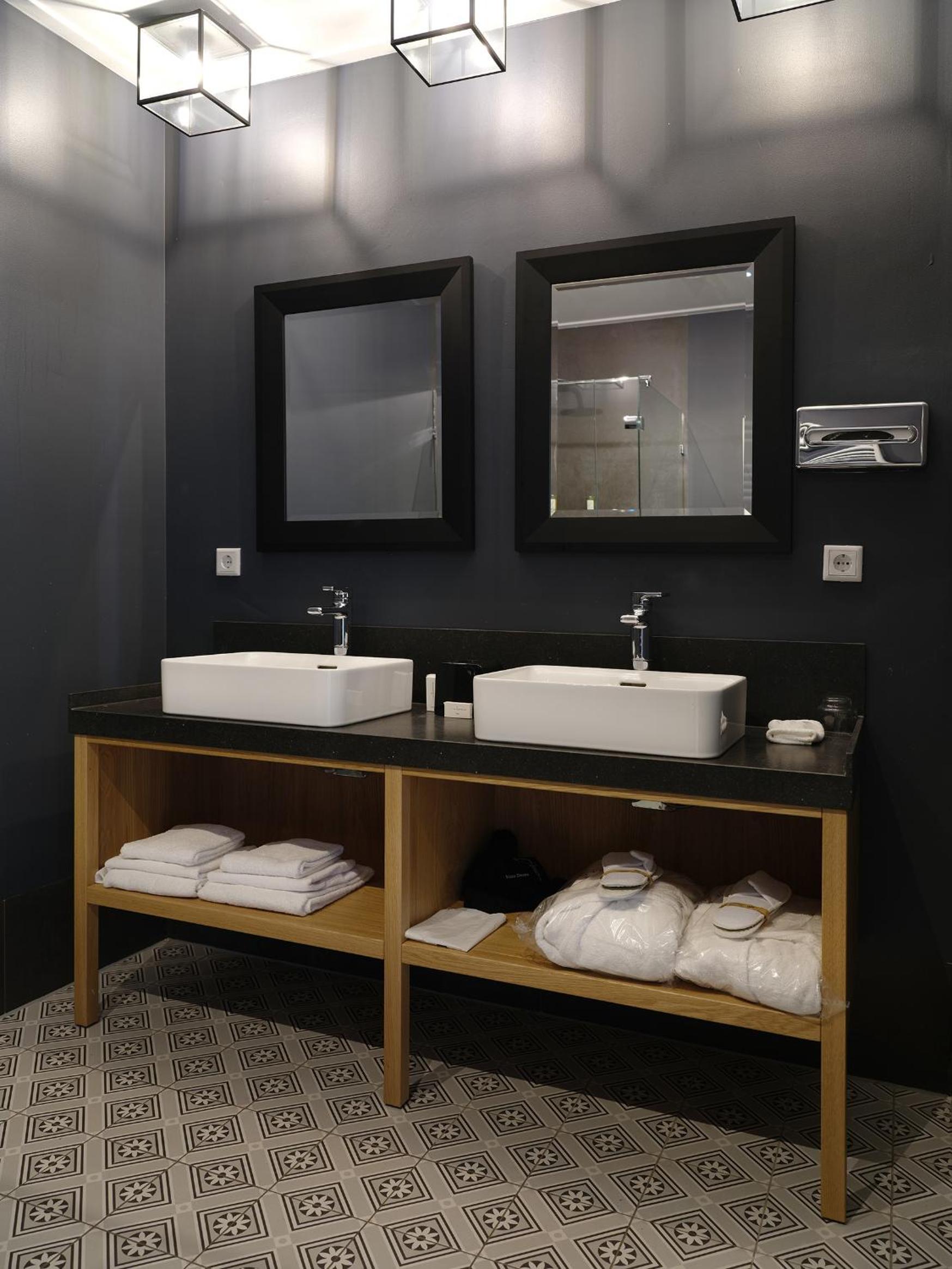 Deluxe Estate Suite - Photo 3