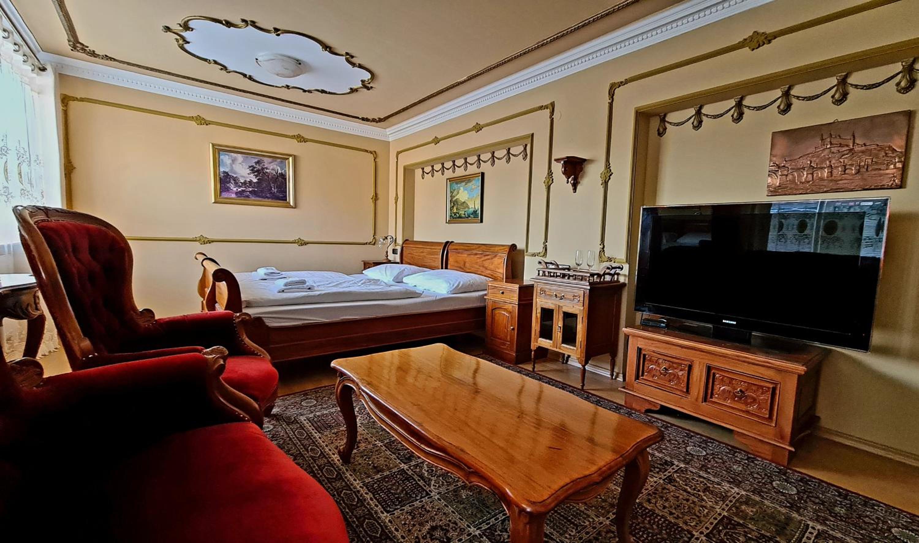 Suite - Photo 9