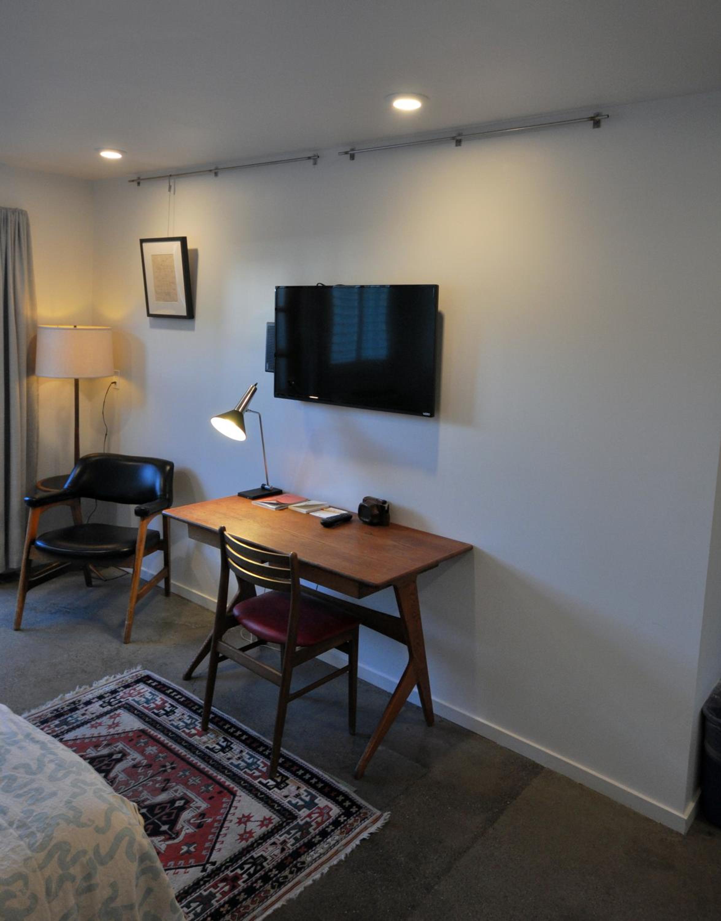 Queen Room - Disability Access photo 2