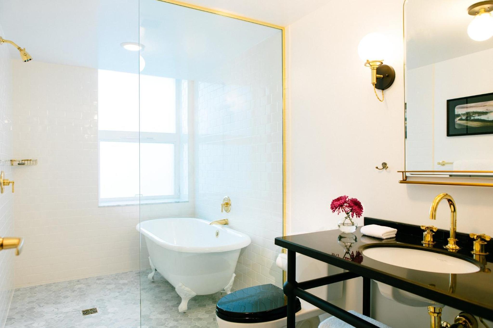 Premium Corner King Room with Spa
