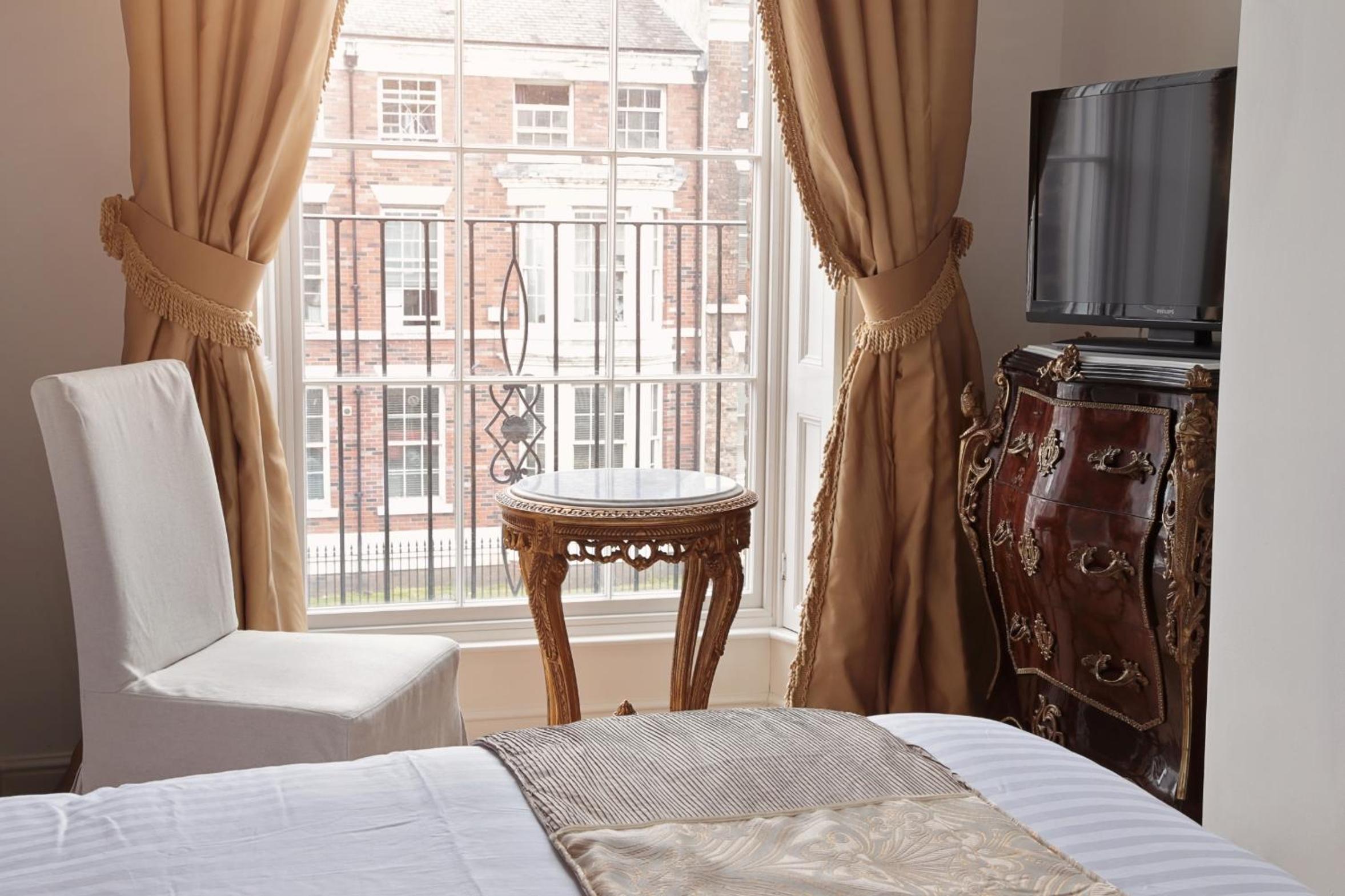 Deluxe Double or Twin Room photo 3