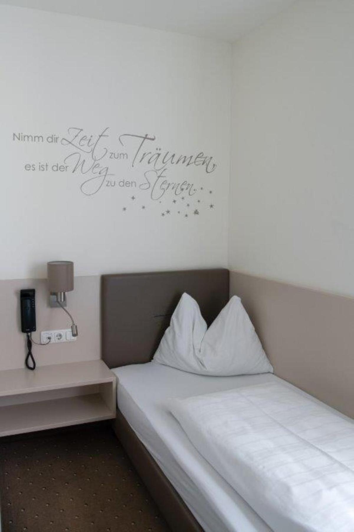 Single Room photo 2