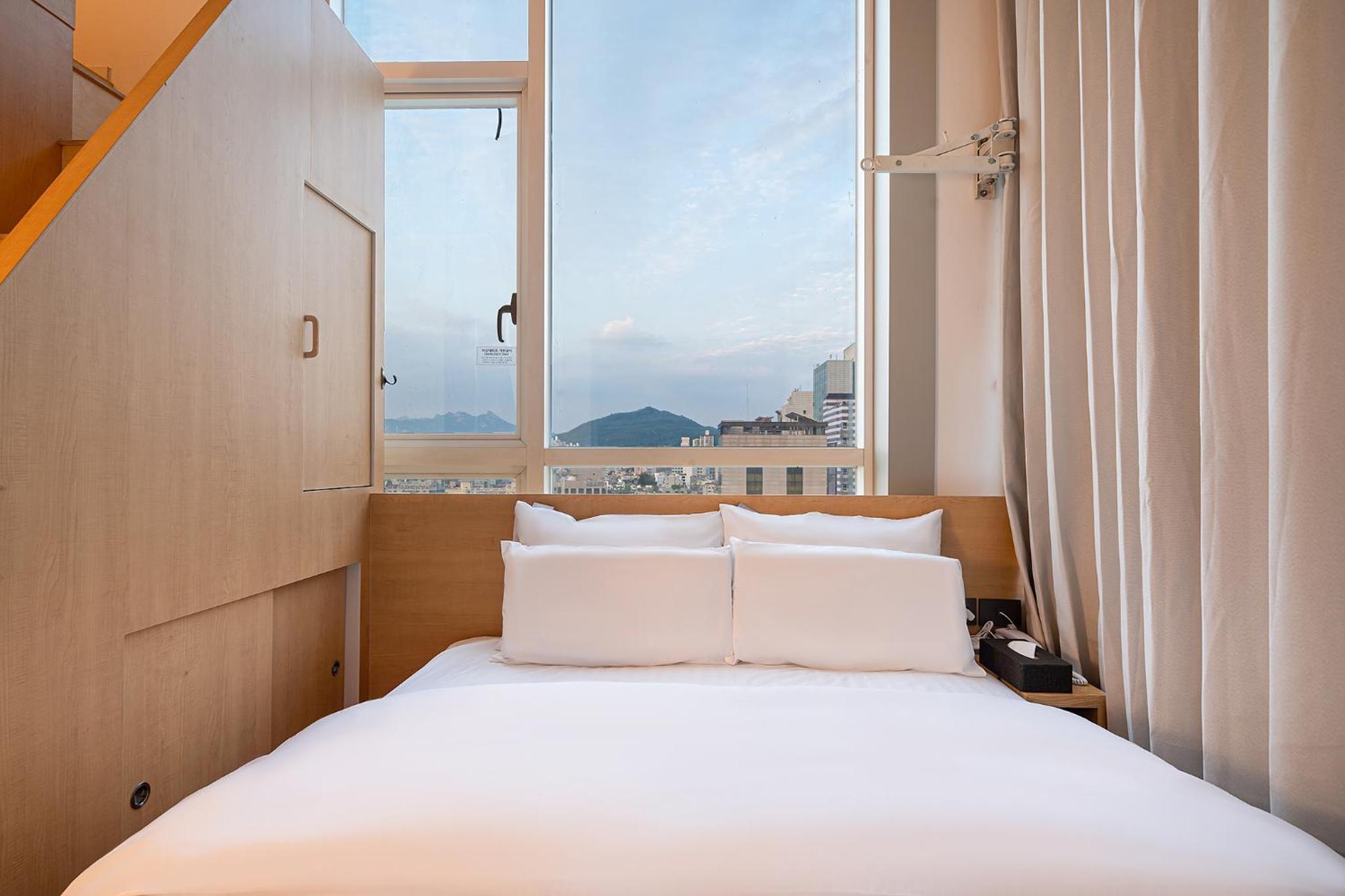 Deluxe Room - Photo 5