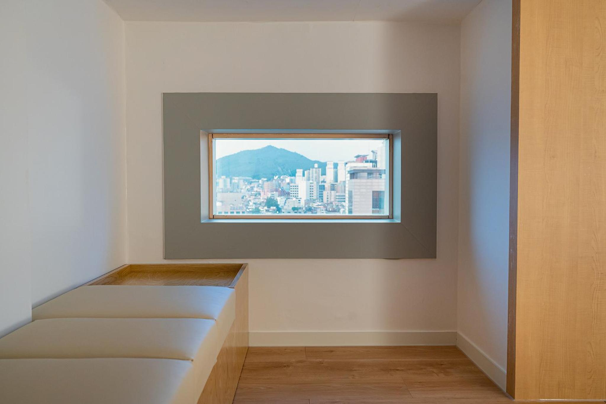 Deluxe Room - Photo 15