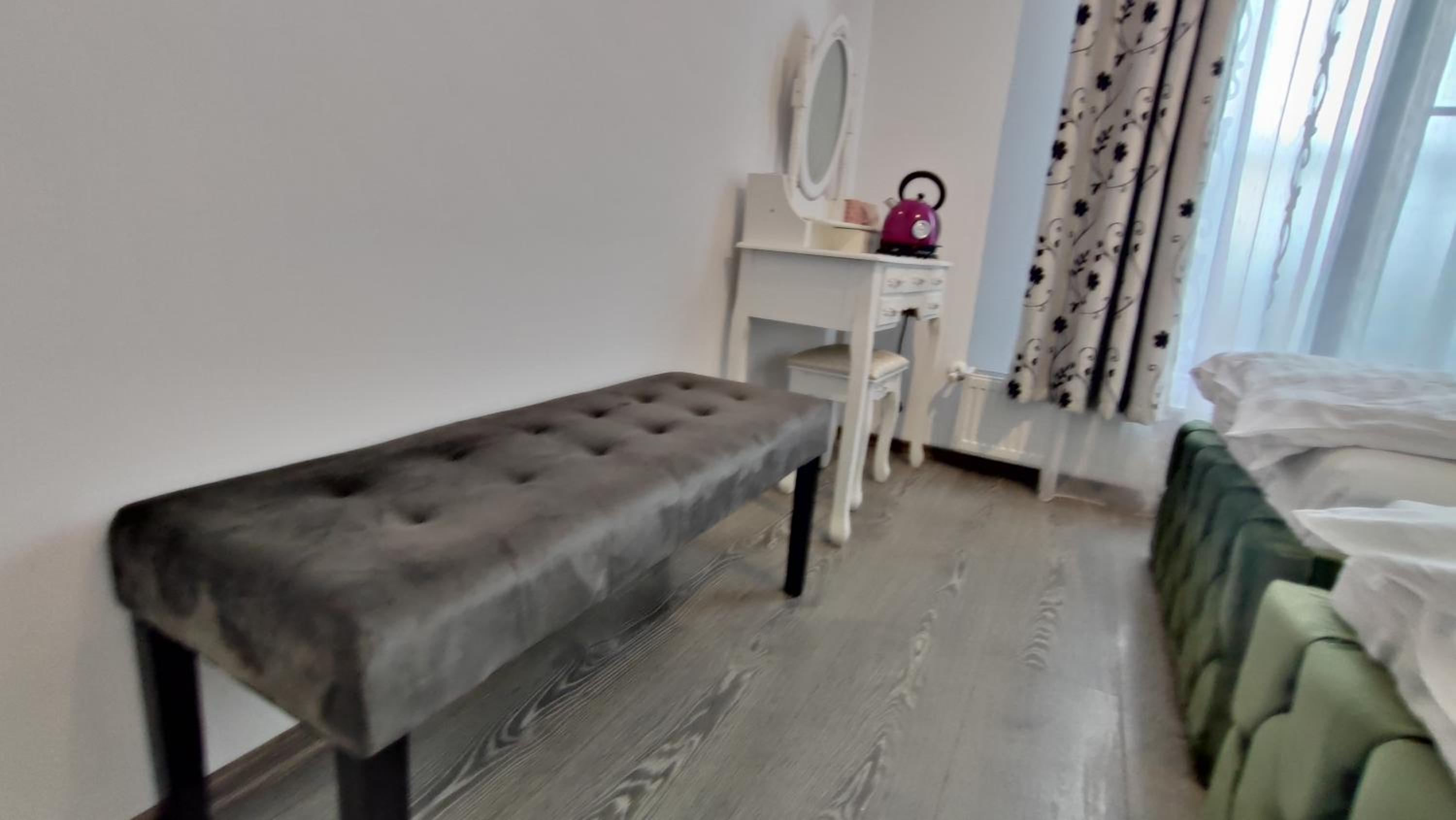 Double or Twin Room - Photo 4
