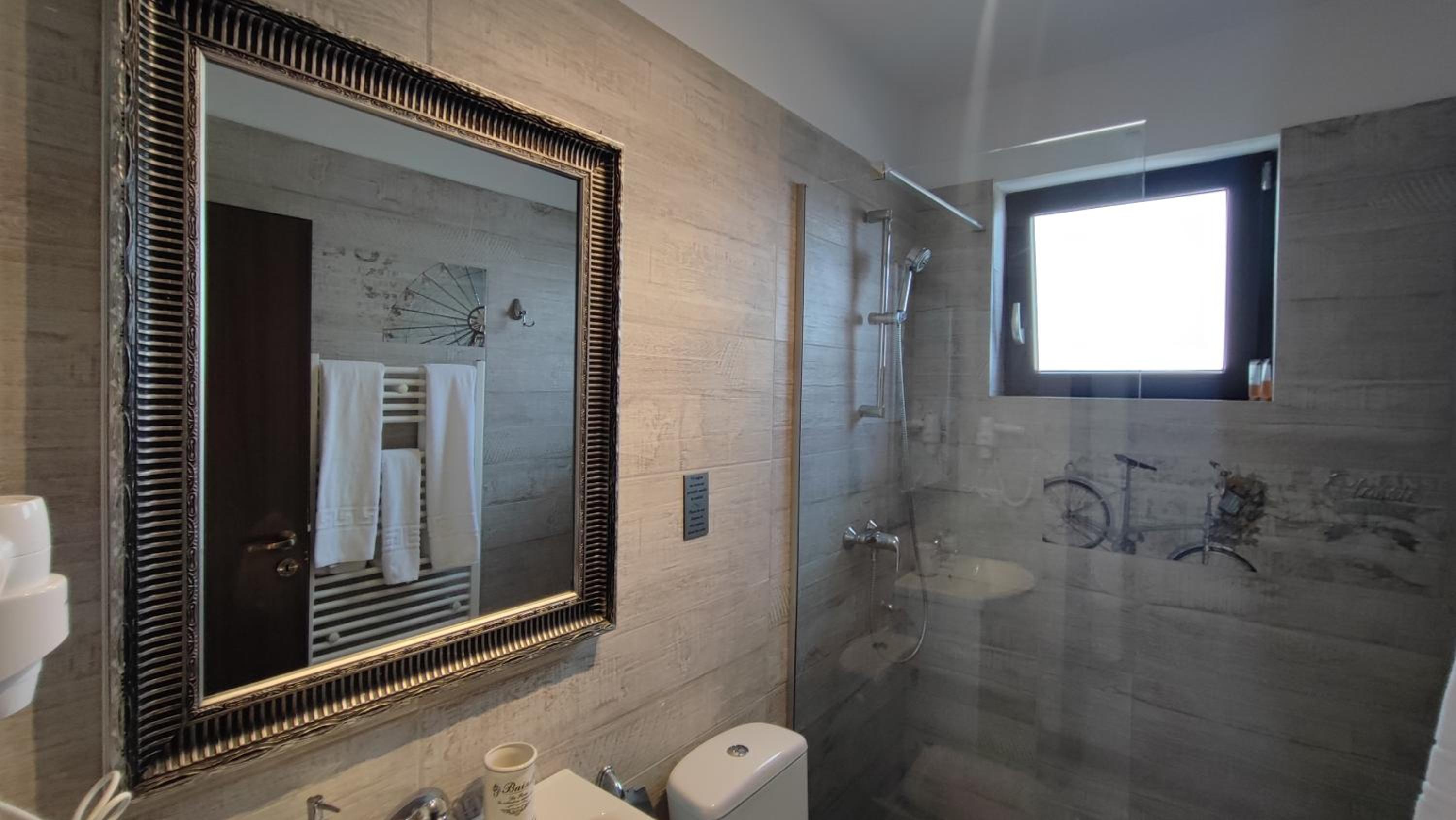 Double or Twin Room - Photo 2